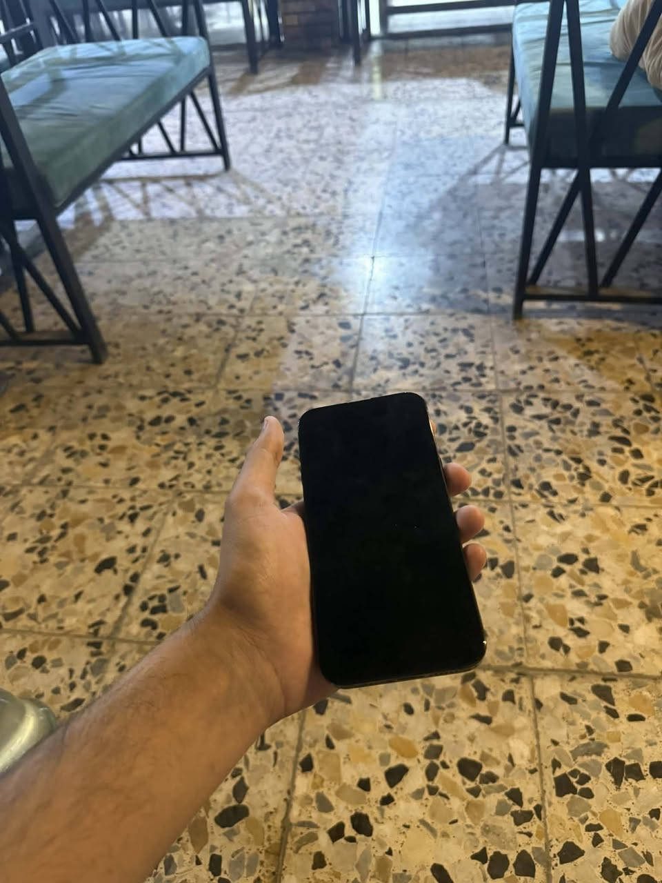 ايفون 15 برو ماكس بدل شاشه متوسطه باقي كفاله بصمه وجه شغاله عربي شرق اوسط بطاريه 90 سعر 750 شراي يتصل***********
