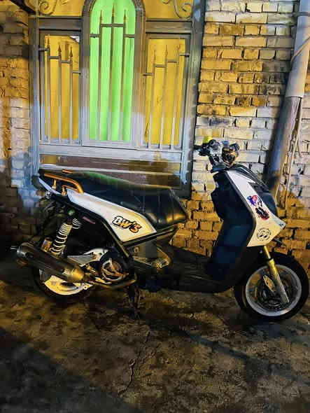 سعرها 750 وبيها مجال سكنس جبلي 2014 بيها تزويد شوفت عينك خير من الله ماريد اذكرهن بس الي يعرف راح يعرفهن من غير الوجه الشكل الجديد وكابرون فايبر اصلي ونكره سلف بكل وقت  وكلها شغالة من الايت البك لايت كاملة مكملة بس دراجه مجفته مره وحده  فقط  وشغل مال معاتب والله وطياره دراجه وكاملة مكملة  اوراق مكاتبة معا منفيس الشراي يتصل  
***********
