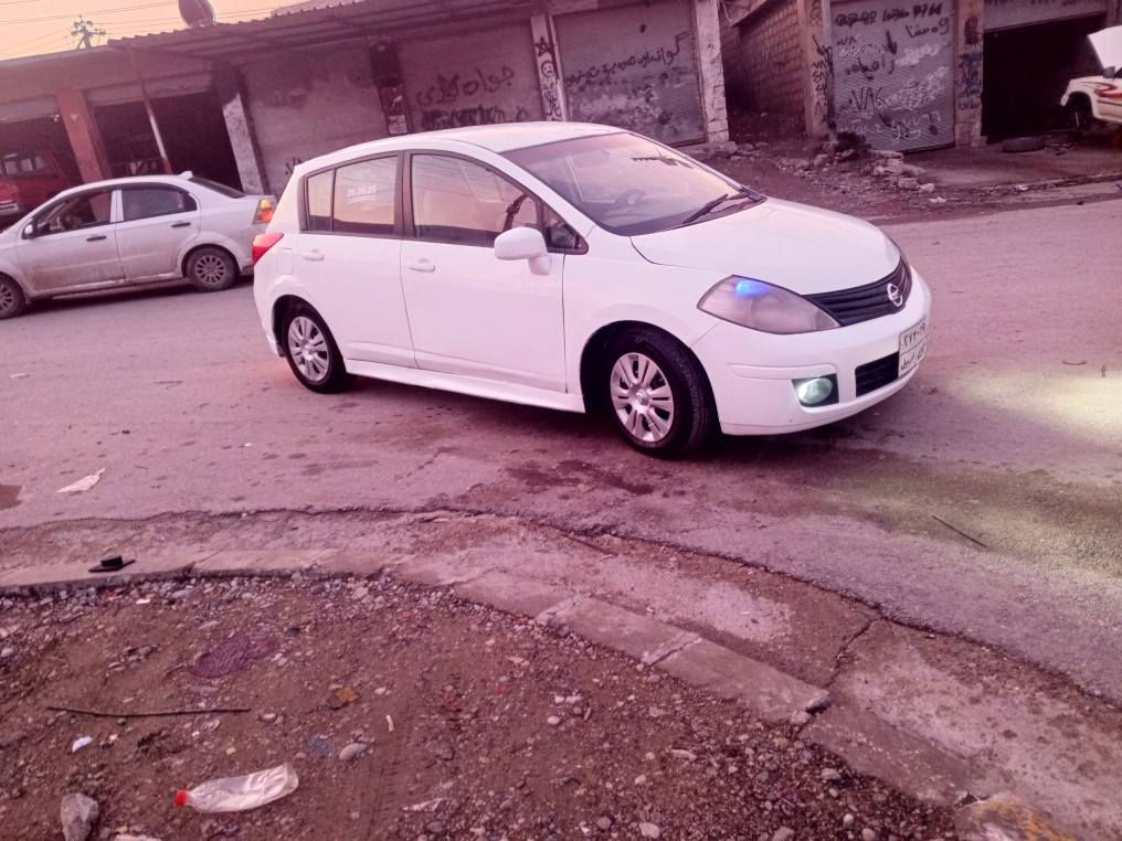 نيسان ڤيرسا 2011 گير تؤماتيك سةقف و عيزام

***********
*********** أربيل, العراق
