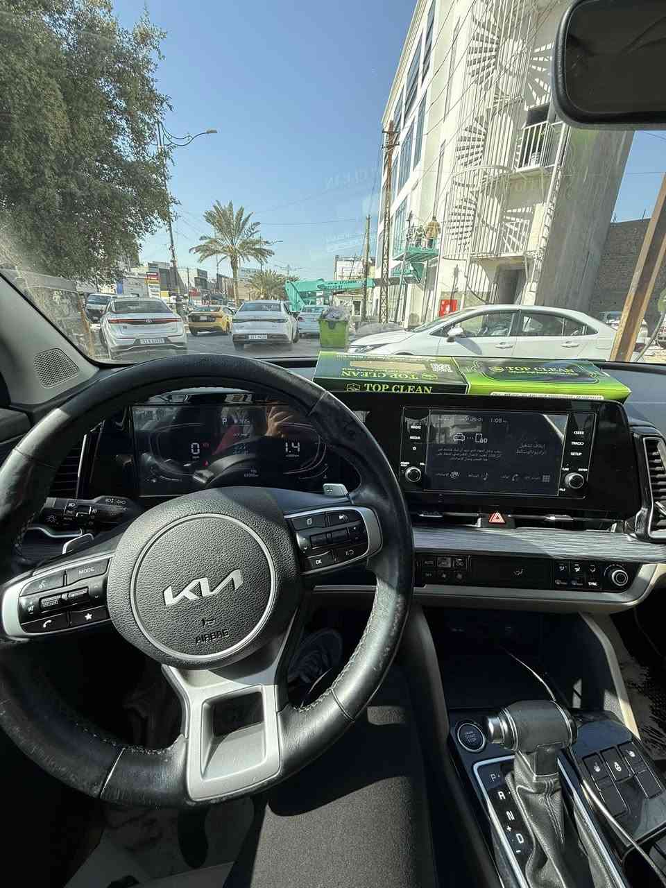 سلام عليكم
سبورتاج خليجي موديل 2024 

مواصفات فول قمارة حديد 

صندوق كهرباء 

اربع حساسات اماميه 

اربع حساسات خلفية 

رادار

كراسي السايق والراكب بصف السايق كهرباء 

تدفئة بالمقاعد الامامية 

تدفئة ستيرن 

شفتات سرعة 

مانع انزلاق 

اوتو هولد 

هاند بريك دكمة 

اربع وضعيات قيادة 

اوتو هولد 

تبريد قطعتين 

شاشات رقمية 

بصمة عدد 2

وباقي المواصفات المعروفة ماشية 63 الف وبيها بارد قليل يم الايت الامامي كد نص شبر حسب السونار المرفق مع الصورة ورايدها 220 وبيها مجال للاستفسار ***********
