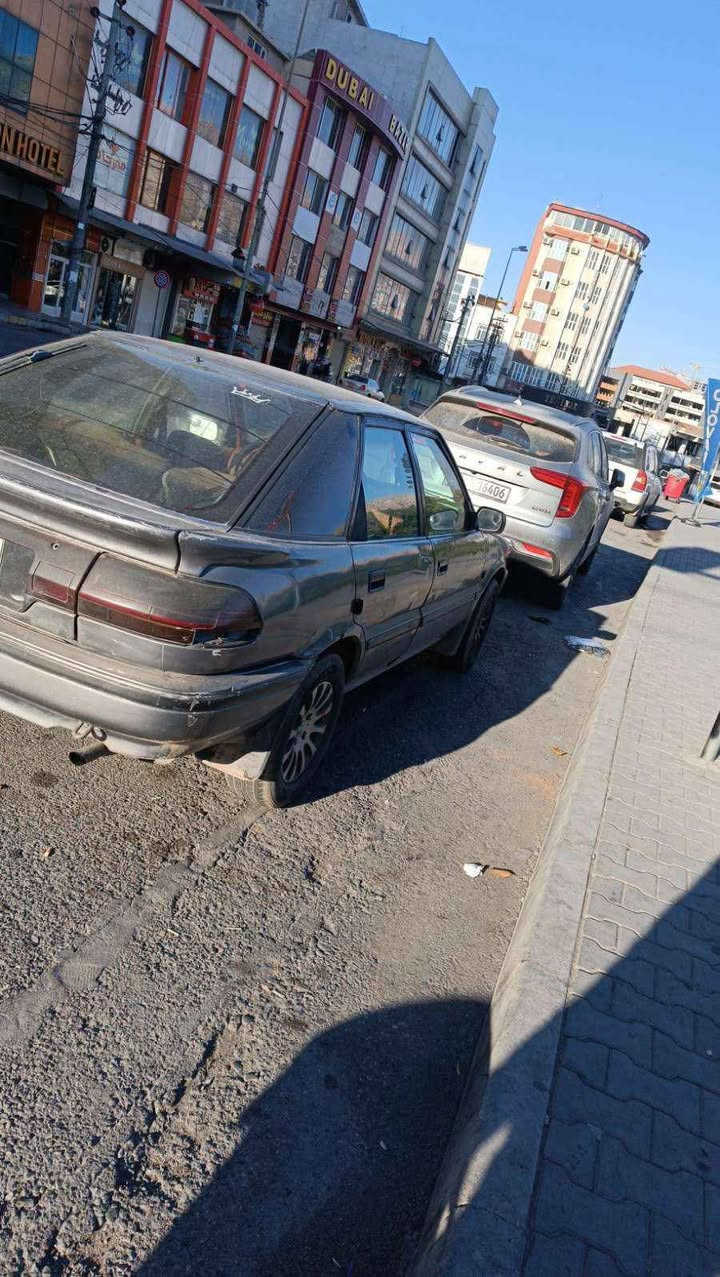 تویوتا کرولا ١٩٩١ سەر سەفحێ کەتی بەس عام سبوخ دفروشم گێر مەکینە هەمی تشت ب شەرت سیارە ژی گێر عادیە سعر ژی ٣٠وەرەقە و مجال و ٢٩٠هزار غرامە سەرە  بەر سعرێ دهێتە خار.... رقم تلەفون *********** دهوك, العراق
