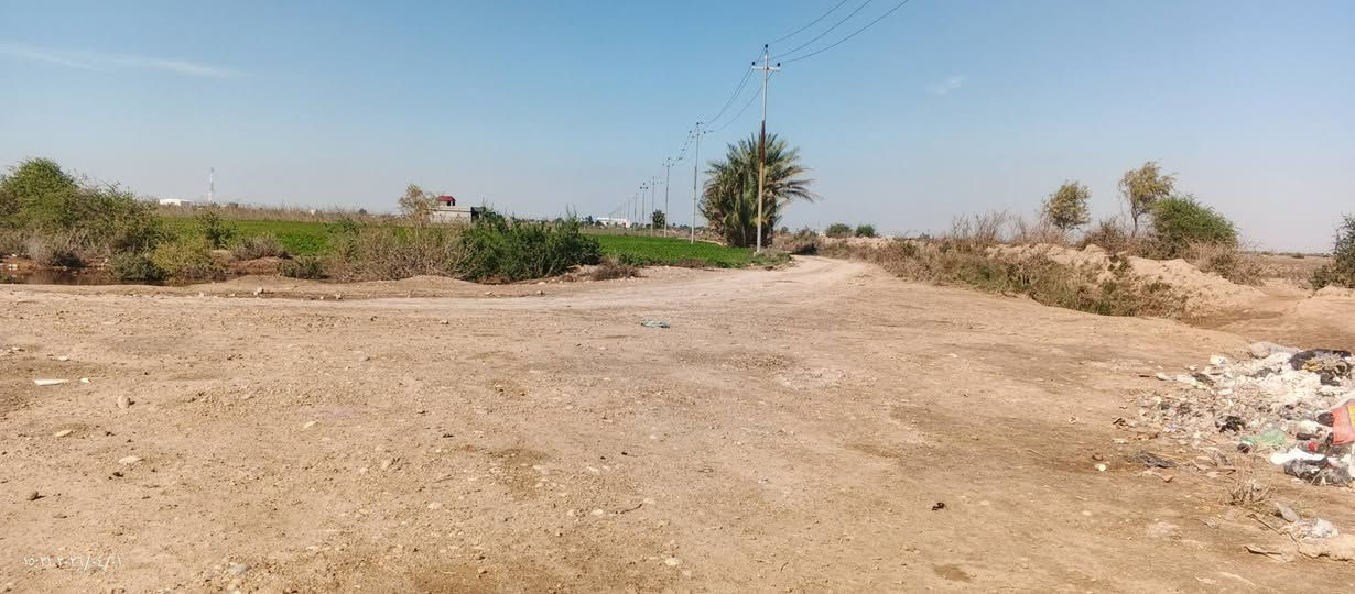 📣 للبيع: قطعة أرض زراعية (سند قرار 25) - منطقة شويفي
​الموقع: محافظة واسط — ناحية الحفرية — منطقة شويفي (مقابل شركة التاج).
​📐 تفاصيل ومميزات الأرض:
​المساحة المتبقية: 4 دونم (من أصل 6 دونم).
​الوضع القانوني: طابو زراعي (سند قرار 25)، ملك صرف، المعاملة كاملة وجاهزة للتنازل في دائرة التسجيل العقاري.
​الخدمات: الأرض واصلها (ماء وكهرباء).
​الموقع: تبعد مسافة 1 كيلو متر فقط عن الشارع العام (سهولة وصول الآليات والسيارات).
​المكان: موقع متميز ومستقر، مقابل شركة التاج.
​📞 للاستفسار المباشر أو المعاينة، يرجى الاتصال على الرقم:
***********
