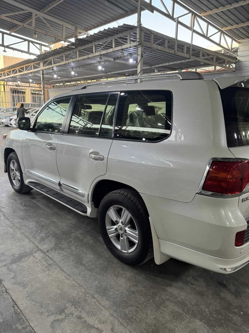 للبيع….
⛔️لاندكروزر جكساره موديل ٢٠١٢ ,V8 4700.    

⛔️مكفول عدا كارت بلجاملغ الامامي 

⛔️رقم بغداد نكليزي بااسمي 

⛔️مكان السياره نجف 

⛔️سياره بريم (ميحتاج اذكر مواصفات البريم معروفه)

⛔️سعر ٣٦٥ورقه وبيها مجال للاستفسار ***********
