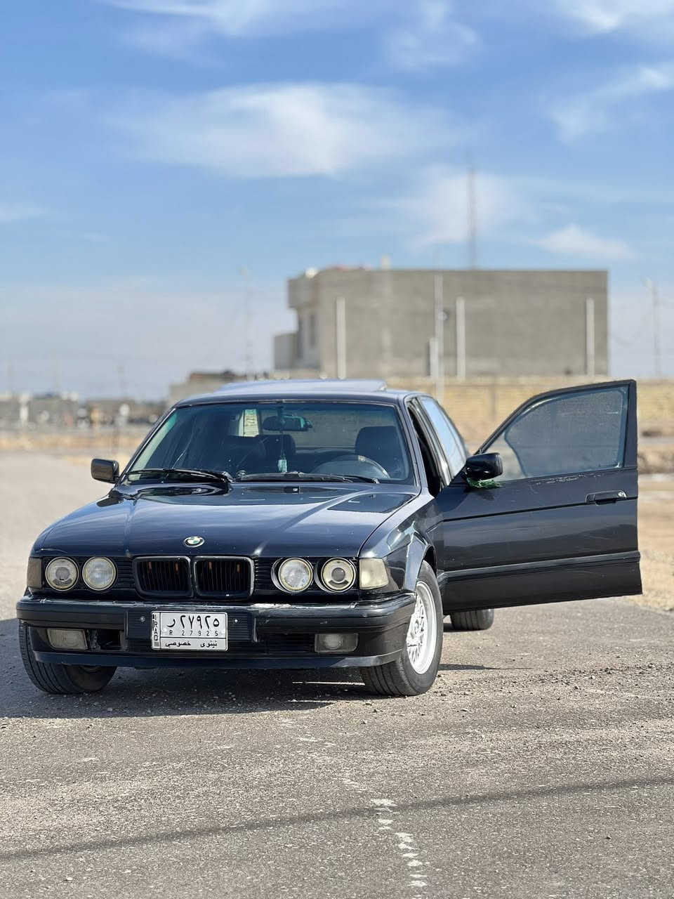 السلام عليكم 
للبيع BMW 730 أصل وفصل 
محرك حاويه 
كير حاويه 
غرفة ملكية 
كشنات كهربائيه 
برده خلفيه كهربائيه 
غرفه السياره كلهه كهربائيه اي نقص مابيهه 
تخم ويل خليه 
حساسات خلفيه 
بجم عريض 
منظومه تبريد كامله 
صبغ عام جماليه 
السياره بأسمي مداور شوكت متريد 
السعر (٧٠) وقابل للتفاوض 
رقمي غير متواجد ع الفيس 
‭    ٠٧٧٦ ١٨٤ ١٧٥٨‬
