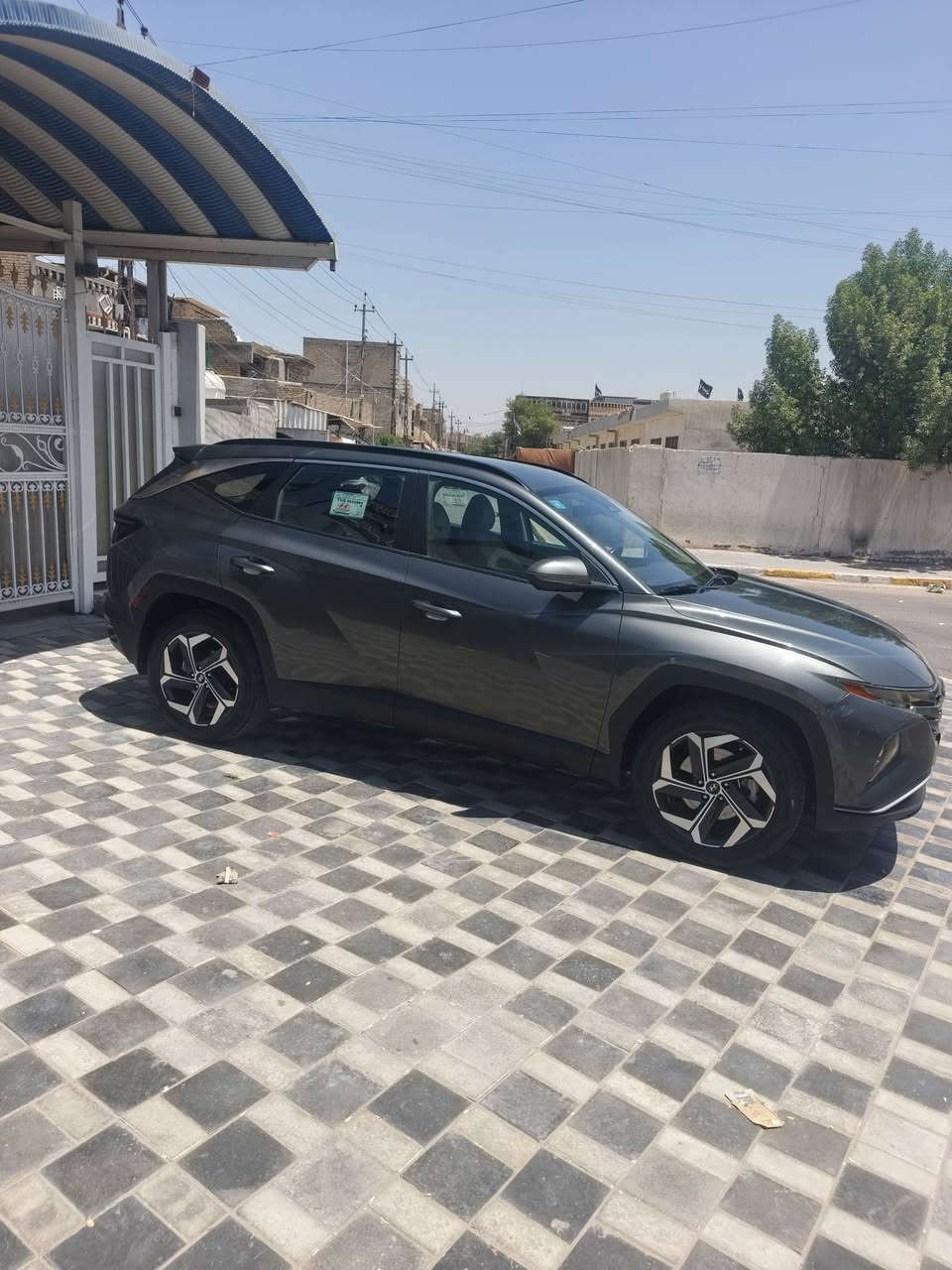 هونداي توسان 2023للبيع
السعر 160بيهه مجال يرهم مرواس 
🔶سيارة مواصفاتها فول 
🔶وارد امريكي بنيد وخشم جاملغ  صور حادث امريكا موجوده بالمنشور   بدون ارباك كل سليمه شراي يتصل ***********
بنيد وخشم جاملغ بدون دواخل
١-  شاشة لمس كبيرة
٣-  تخم تاير اصلي بدون تبديل 
  رادار امامي وحساسات اماميه  رادارات خلفيه وحساسات خلفيه
  رادار نقطه  قيادة آليه وخروج عن المسار 
اشاير بالمري الجانبيه 
  السيارة فور ويل 
 بصمة تشغيل
 كشنات كهرباء وخزن ميموري 
   تدفئة بالكشنات 
 تبريد امامي وخلفي 
  شاحن وايرلس 
-  لايت زنون عادي ناصي 
تشغيل الكاميرا من الزر 
-  صندوق كهرباء 
  لدات نهاريه اناره داخليه ليليه بنفسجي
 ويل كب 19 اصلي 
 دشبول ايباد

