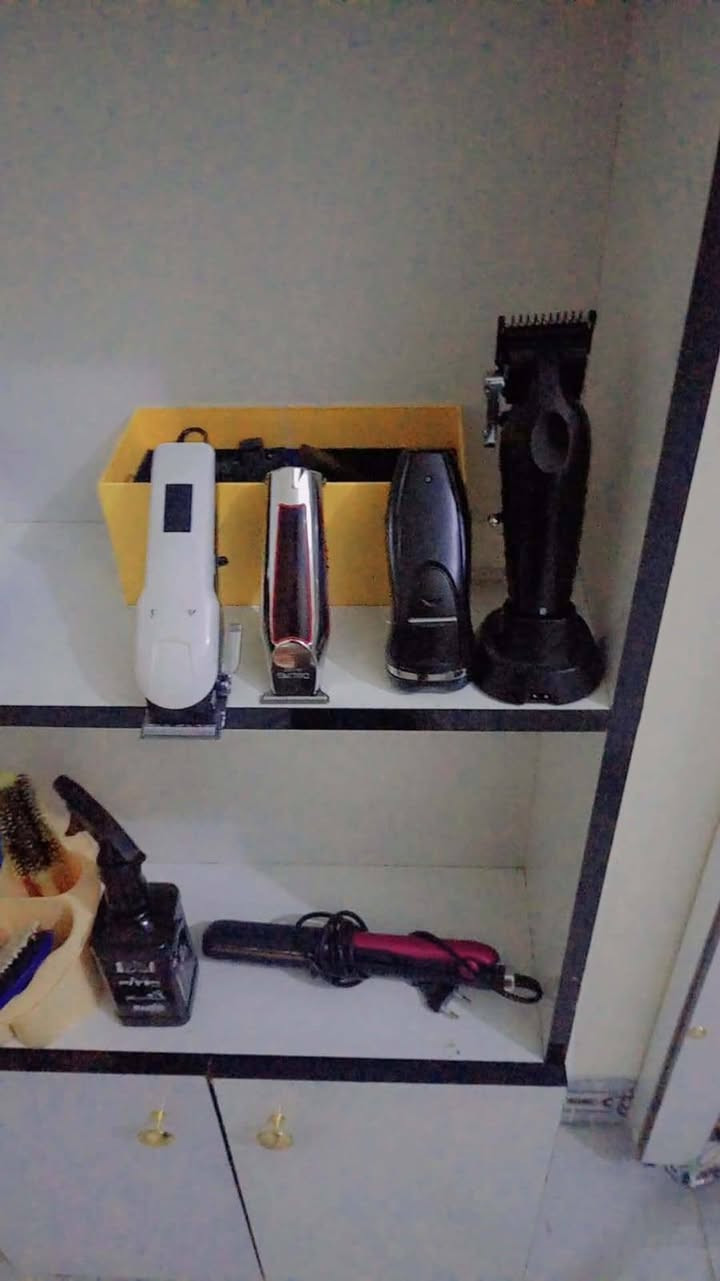 غراض حلاقه نضيفات وبأسعار مناسبه  حي الجهاد وهذا رقم *********** اني مكلفه بنشر
