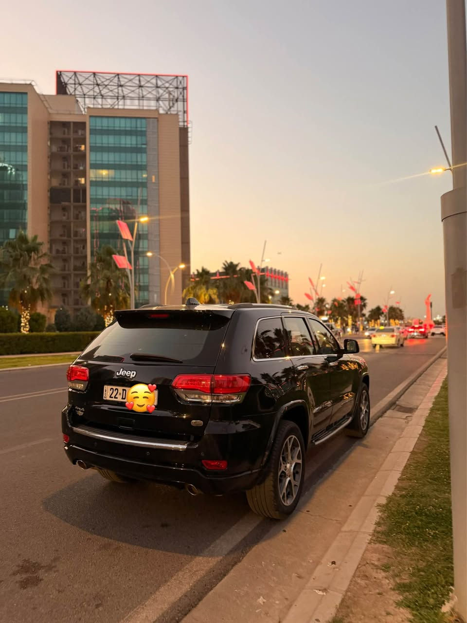 السلام  عليكم ورحمة الله وبركاته
جيب گراند شيروكي - Jeep Grand Cherokee
‏‎‏‎وراد خليجي .     —    بدون ايرباك
‏‎‏‎الموديل           —    2019

فئة.                 —   اوفرلاند (جكات) استيراد شركة هارلم 

حجم المكينه   —     3600/ V6

‏‎‏‎اللون               —     اسود    

‏‎‏‎المسافه المقطوعه — 83.000mi
بطاقة بنزين كركوك موجودة وياها

‏‎‏‎المواصفات 

‏‎‏‎- بصمة تشغيل 

‏‎‏‎- بصمة أبواب 

‏‎‏‎-تشغيل عن بعد 

‏‎‏‎-ترحيب عند الاقتراب 

-رادار امامي 

-رادار جانبي 

-رادار خلفي 

-تحديد مسار 

-جكات تصعد  تنزل

-تنبيه قبل الاصطدام 

‏‎‏‎-كشنات جلد 

- شاشه ديجتال 

-ستيرن كهربائي 

-اناره محيطيه 

-اشاره بالمرايه 

-حساس امامي خلفي 

‏‎‏‎-شاشه كبيره تدعم نظام الأبل كار باي ونظام الاندرويد

-شاشه عداد ديجتال

-فتحت سقف بانوراما 

‏‎-دبل اكسل 

‏‎-اوتو ستوب

‏‎-وضعيات قياده 

‏‎‏‎-كشنات تدفئة ( اماميه - خلفيه ) 

-كشن السايق خزن ميمور

-كشنات اماميه تبريد 

-ستيرن تدفئة

‏‎‏‎- ستيرن بحركه كهربائيه 

‏‎‏‎- تبريد مركزي 

‏‎‏‎- بگ لايت LED 

‏‎-صندوق كهربائي 

‏‎‏‎-كرسي السايق والراكب بحركة كهربائيه 

‏‎‏‎-تحكم ستيرن جهتين 

‏‎‏‎-تحديد سرعه 

‏‎‏‎-مانع انزلاق 

‏‎‏‎-ليد نهاري

‏‎‏‎-كامره خلفيه دواره 

‏‎‏‎باقي المواصفات المعروفه 

‏‎‏‎رقم السياره    — اربيل
‏‎‏‎موقع  السياره — اربيل  

‏‎‏‎السعر            — دزلي على واتس اب فقط 
رقم واتس اب : *********** كركوك, العراق

