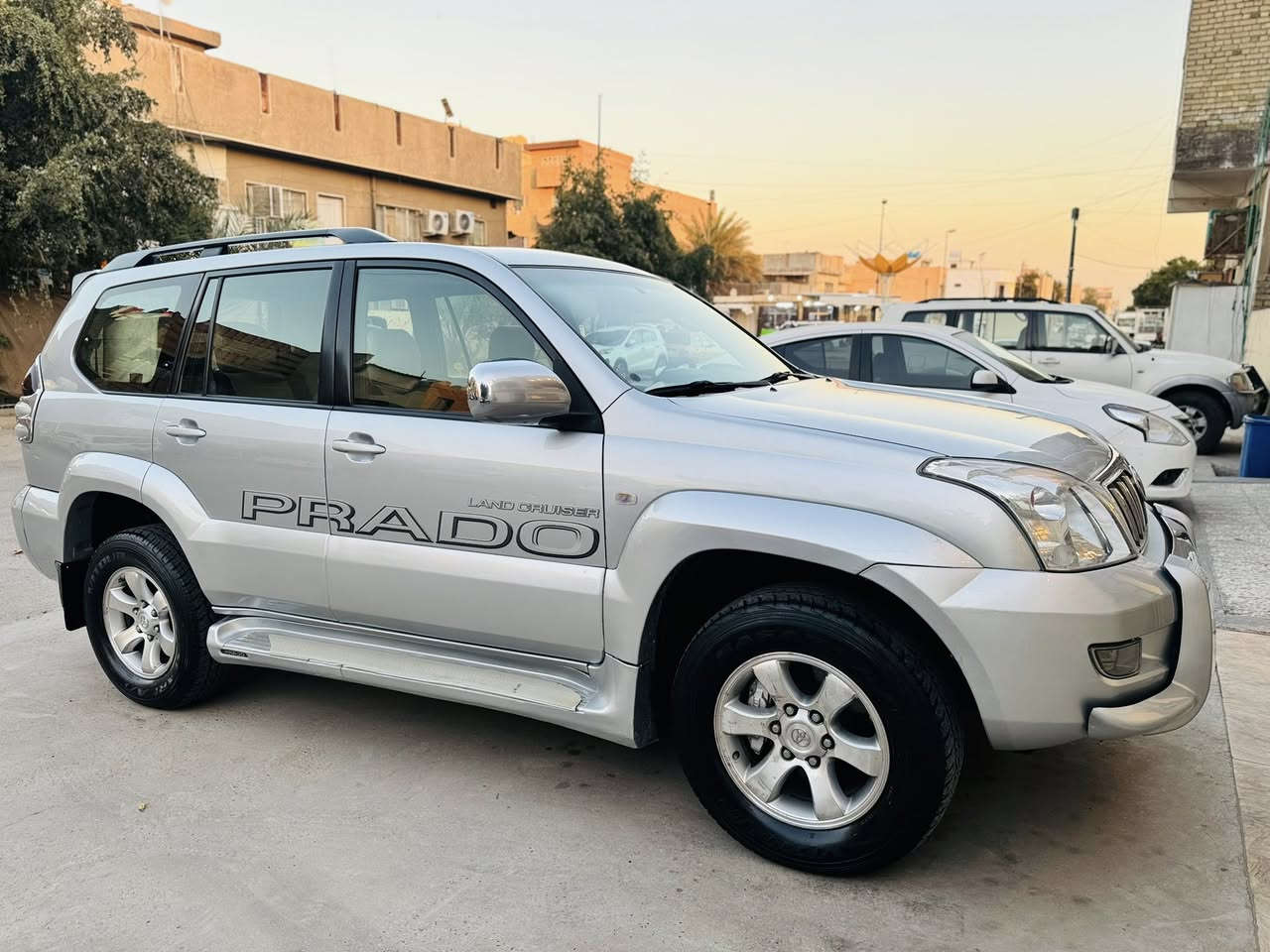 السلام عليكم برادو 2008 VX 6 سلندر فول مواصفات كشنات تدفئة كشنات كهرباء شاشه كأمره. مري شفط فتحه سياره بدون حادث.  جراد بنيد. حوف جملغات كلير سياره حلوه  رقم بغداد جديد سعر 147. رقم  ***********
