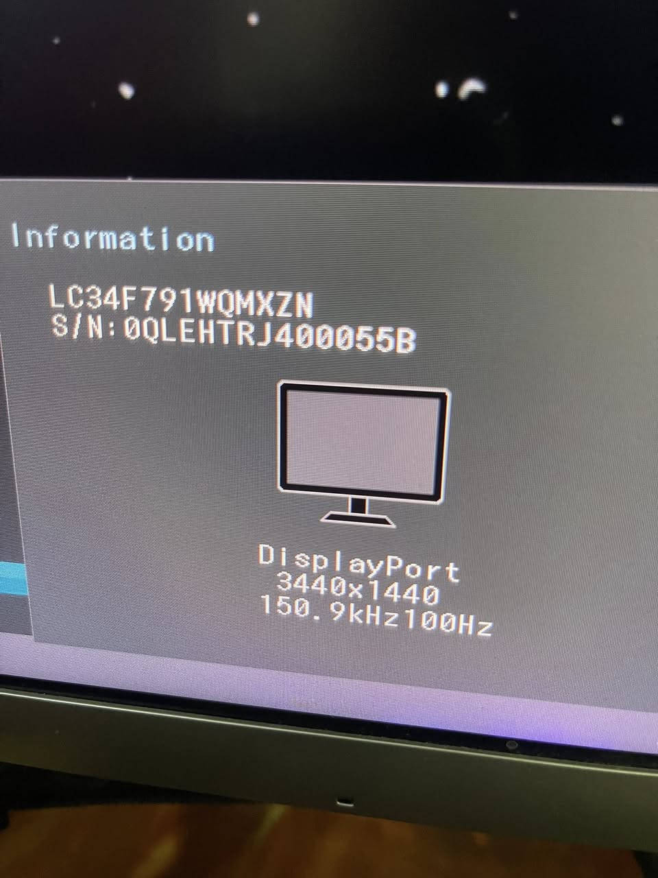 شاشة Samsung Curved UltraWide 34 بوصة 3440×1440 100Hz - حالة ممتازة

للبيع شاشة سامسونج أصلية موديل LC34F791WQMXZN / C34F791WQM، شاشة Curved UltraWide مقاس 34 إنج، دقتها 3440×1440 وترددها 100Hz، وتجي بمدخل DisplayPort و HDMI. الشاشة نظيفة جدًا وحالتها 95%، مستخدمة استخدام خفيف مشتريها قبل سنتين 
تفيد مستخدمي الps5 و المونتاج 
الانحناء: 1500R لتجربة رؤية مريحة وعميقة.
الحجم: 34 انش UltraWide (شاشة عريضة جداً).
الدقة: 2K Ultra WQHD (3440 x 1440).
التقنية: Quantum Dot (QLED) لألوان حقيقية ومشبعة جداً (أفضل بمراحل من الشاشات العادية).

العنوان: بغداد الشعلة 
الرقم:*********** واتساب 
شاشة ممتازة من براند عالمي 
سعرها 380,000 الف
