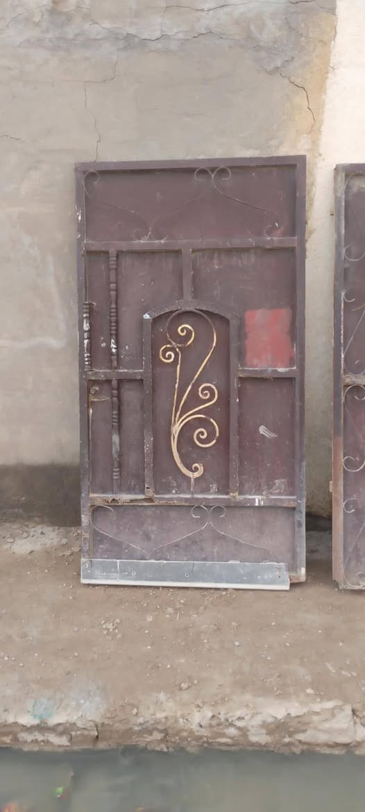 باب حوش للبيع تواصل عل رقم رقم واتساب*********** سعر ٦٠
