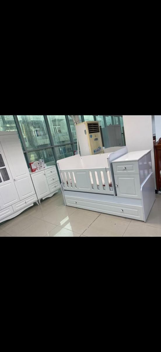 غرفة طفل تركيا المنشاء اخت الجديده مكونه من 3 قطع كنتور 3 بيبان وجربايه ماا الطفل وكومدي مثل مموضح بل الصور للبيع للعلم ماخذه 1300
اريده ٦٥٠ وبل عافية على الي ياخذه
العنوان زيونة 
لتواصل. ***********
