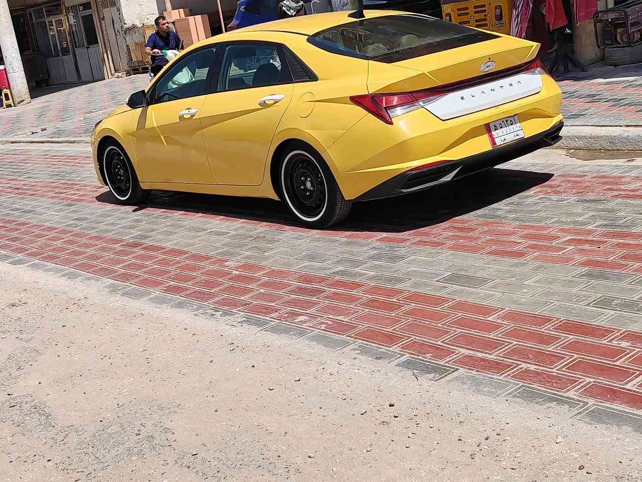 السلام عليكم النترا للبيع موديل 2021 رقم بغداد بسمي هزه جديده السياره ليبل واحد حادثه بنيد صطحي الدعاميه مال امريكه الصليه بيه مابدله ولا قطعه بيه مكينه 2000 مكفوله تنقيص وتبخير منضومه غاز بيه لايت زنون 
اتصال ***********
السياره جاهزه ع اخر حبايه

