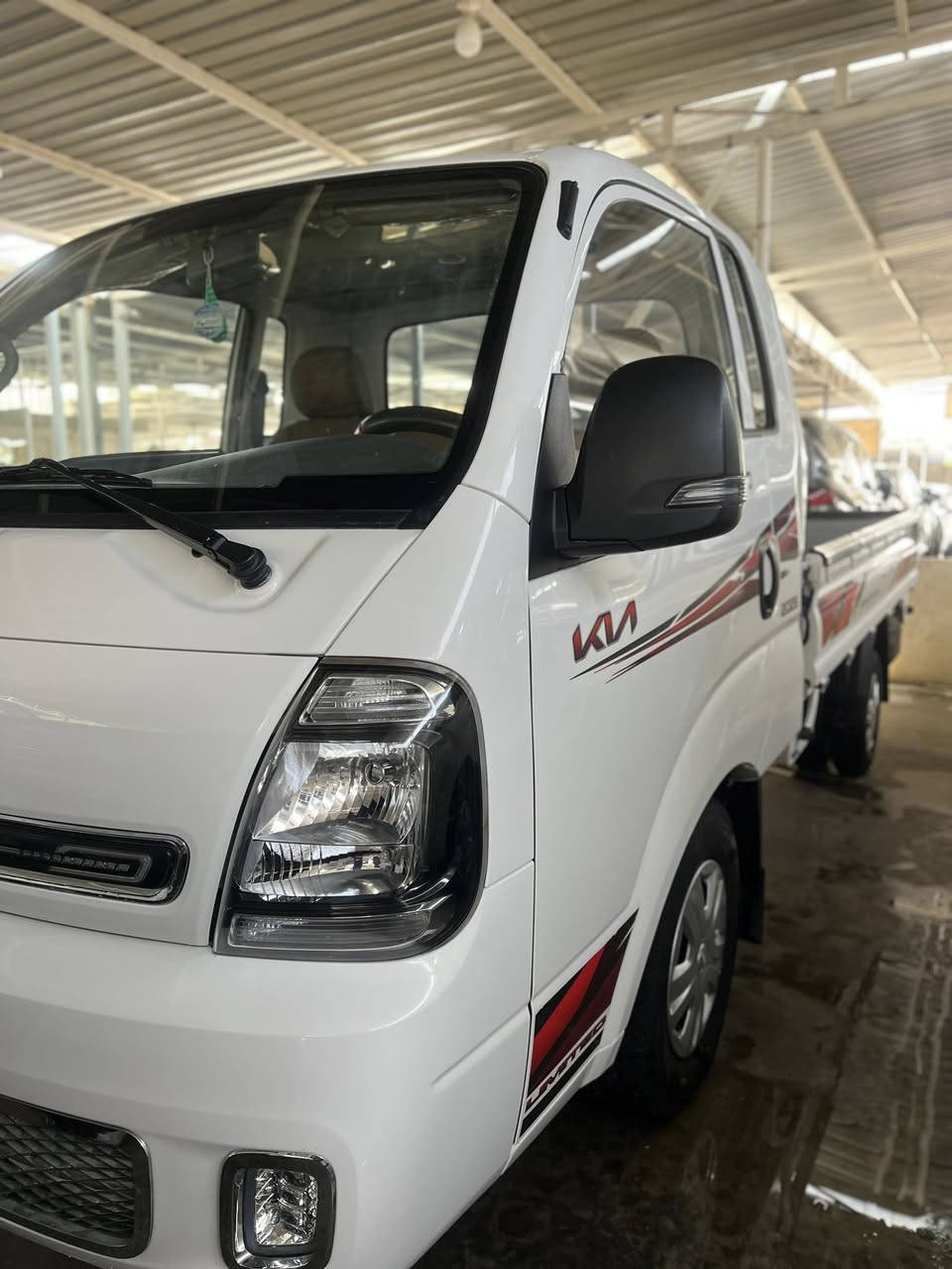 سلام عليكم 
كيا حمل للبيع 2025 
رقم بغداد ماشيه 38 لف 
السعر 165 
العنوان بغداد اليوسفية 
***********
