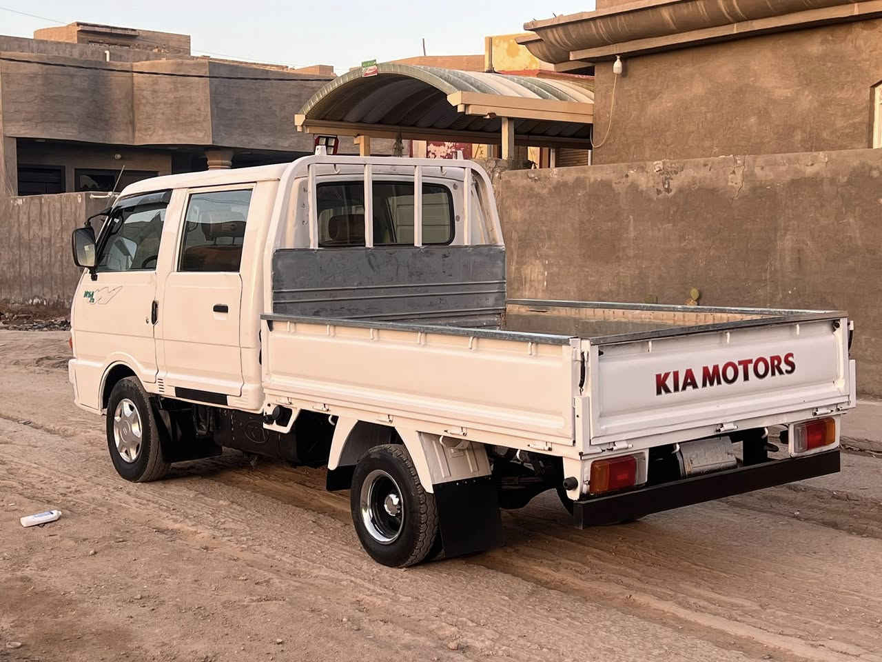 السلام عليكم للبيع كيه 95رقم بابل بسمي مشروع وطني سنويه لغايه 2030سياره جديده وجاهزه من كلشي ماتخسر عليه الف بيه رشات صبغ قليله السعر 64 وبيه مجال بسيط مكان السياره بابل للستفسار ***********
