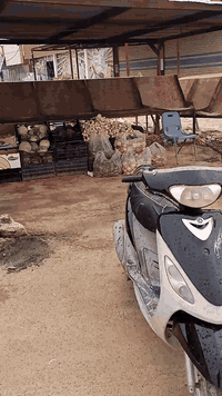 سلام عليكم دراجه ماكس منغولي للبيع نضيفه 
شوفت عينك مكينه ناعمه نهضه ومعدل 100
كهربائيات كامله سلف اشاير لايت بك لايت 
سعر......  500 الف / رقمي ***********
