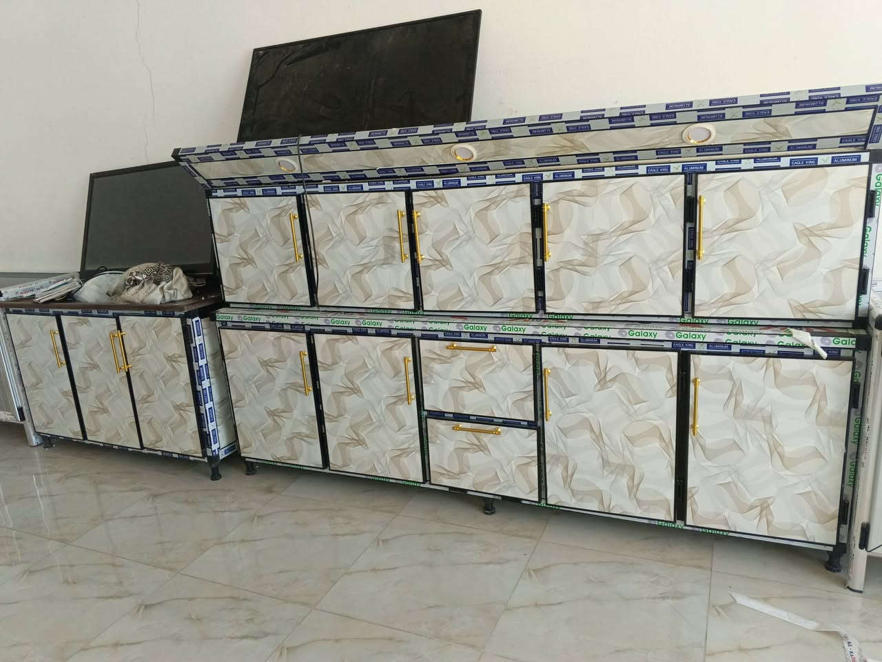 اغراض منزليه للبيع وكاونترات مواد اصليه ثكيل شغل حصيبه حطاطه التواصل خاص او على واتساب ***********
