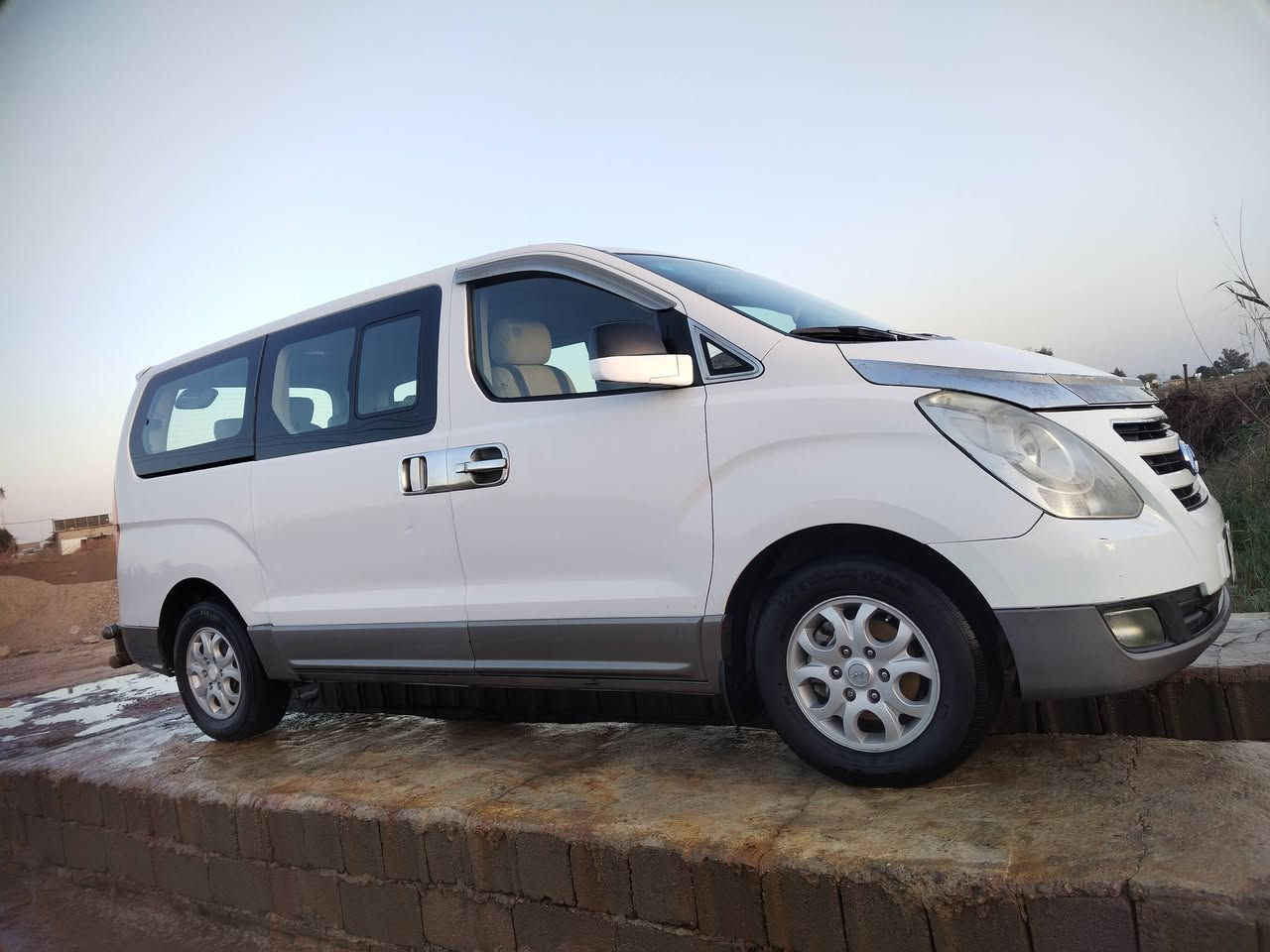 سلام عليكم ورحمة الله وبركاته
ستاركس موديل ٢٠١٥ سياره حلوه جاهزه من كلشي مكينه كير خير من الله لا تنقيص ولا تبخير تبريد ثلج تخم تاير داخل مدوشم كله سياره صافيه لا صبغ من عده بارد قليل وجنطه مبدله بدون حادث وجنطه بلاديه بدون صبغ السعر ١٨٥ وبيه مجال شي قليل  الاستفسار ع هاذ رقم***********
