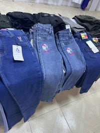 سەلام و علیکم بەڕێزان ئەم جلانەم هەیە دوکانم لابردووە پارچەی زۆرە و ها...