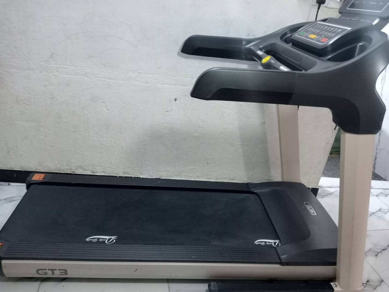 جهاز جري GT3 
يتحمل اوازن فوق 150كيلو
كلش كلش نضيف وحجمه شوي جبير السعر قفله ب200
ابد ماداخل تصليح  سبب البيع ضيق المكان 
عنواني بغداد ساحه الوثبه 
***********

