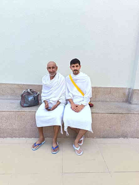 #ضيوف_الشمري_للحج_والعمرة
              دع لنا خدمتك وتفرغ لعبادتك  
على راس الرحلة مرشد ديني مختص بأداء العمرة المفردة🤲

على بركة الله بدأنا باستلام جوازات الراغبين بمرافقتنا🕋
إلى بيت الله الحرام لأداء مناسك  عمرتي  
#عمرة_شهر_جماد_اخر & #عمرة_شهر_رجب_الأصــب
                    📅 12/15\2025📅
 السكن في مكة المكرمة منطقة محبس الجن🏫
السكن في المدينة المنورة منطقة المركزية🏯

10 يوم عدا أيام السفر♨️

(6) ليالي مكة المكرمة / 3 ايام المدينة المنورة )

سعر البرنامج 800 الف 

مع هدايا
 (جنط 🧳+ كتاب مناسك العمرة + وشاحات + باجات جنط) 
              نقل مريح بحافلات حديثة ومكيفة
وجبات طعام 🍖 على طول الرحلة هدية من شركة

البرنامج يشمل زيارات معالم المدينة المنورة🕌
وزيارات مناسك الحج في مكة المكرمة🕋

#مع_ثلاث_وجبات_طعام_في_مكه_والمدينه
                       🍛🍝🍛🍝
بادراة المتعهد حسين اياد 
🕋__🕋__🕋__🕋__🕋__🕋
للحجز والاستفسار 
مراجعه مقر الحجز            القشله مجاورمخابز انوار الحسين قرب شارع التجنيد
او الاتصال بالأرقام التالية 
*********** الإدارة 
*********** موظفة الحجوزات

#___خدمة__ضيوف__الرحمن__فخر_لنا
