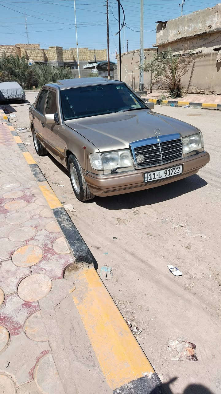 السلام عليكم
للبيع مرسيدس دب 300  موديل1990 رقم بغداد 

 مصبوغة  يعني صبغ جديد  
قواعد دبل سليمة من الخياس سلايد روف شغال طكتين 
صدر امامي خلفي 80% 
دبل فيت بم جديد 
اريل كهرباء  
كشن كهربائي 
 
محرك 3000فيفي فيشتين نظيف جيد جدا 
طخم تاير جديد 
لايت زنون 
السياره باسمي رقم انكليزي 
أخوان الشراي يتصل بيع مستعجل 
مكاني ناصرية سيددخيل 
السعر 67 $
بيها مجال قليل  حگ الجية
للاستفسار 
الاتصال 
***********
