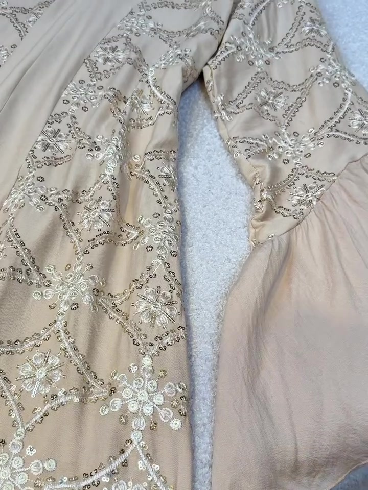 الــسعـر20الـف💛✨
القياسات(L,xl,2x,,3x)

للحجز و الاستفسار التواصل على الأرقام واتس اب 
***********
***********
***********
***********

توصيل بغداد  5000
توصيل محافظات  5000
