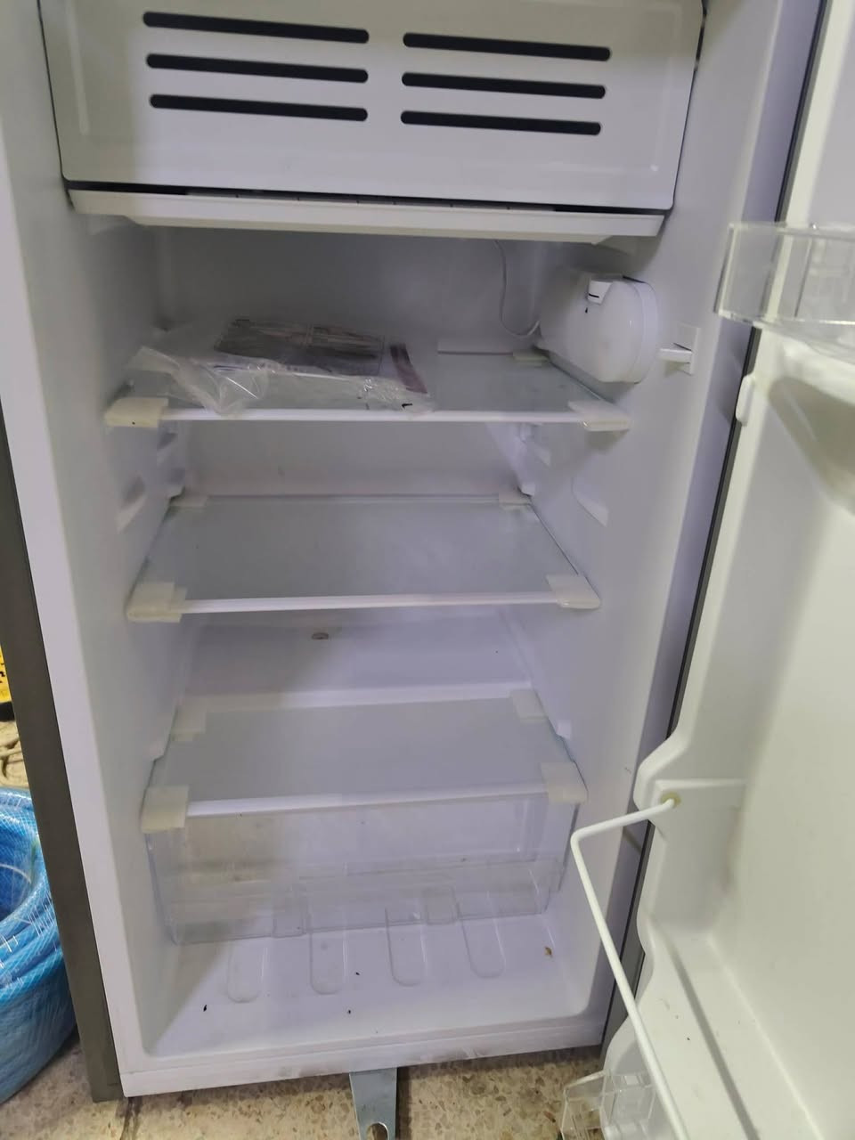 معرض زياد الأثاث المنزلي 
ثلاجة حجم 6 قدم 
ستخدام شي قليل بشكل 
اخت الجديد ماطور بلادي شحن شركة مثل ماموضحه بل صوره 
العنوان تكريت شارع الزهور خلف افران الكرخ وقاسم مول معرض زياد الأثاث المنزلي 
***********
