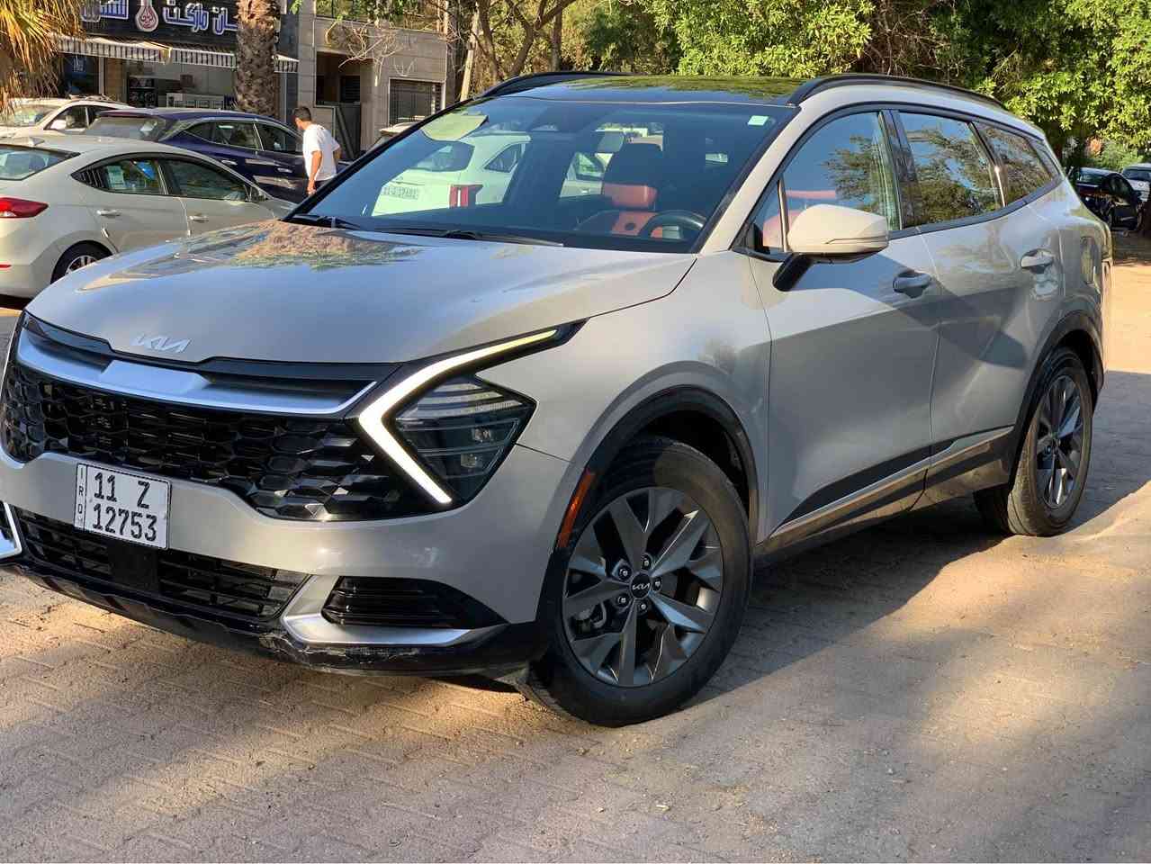 سبورتج 2024 SX فول اعلئ فئة 
. وارد امريكي صبغ فقط جاملغ خلفي
.المواصفات 
.بصمة 
تشغيل عن بعد
.بانوراما 
 . تدفئة وتبريد كشنات 
. جنطة كهرباء 
 .تشغيل عن بعد 
.شاشة ديجتال 
.داخل جلد احمر 
.كراسي كهرباء 
.كرسي خزن ميموري 
 . تدفئة ستيرن 
. فور ويل
. اطفاء ذاتي 
.شاحن وايرليس 
.هندبريك دكمة 
.حساسات امامي وخلفي 
.قطعتين تبريد 
.مود درايف 
‏.LED امامي وخلفي 
.بلوجكتر LED 
.محرك 2500 
.مانع انحدار 
.اوتو هولد 
.مانع انزلاق 
.رادار امامي 
.رادار جانبي 
.حادثها :جاملغ خلفي  
.مكان السياره « بغداد الحرية
*********** بغداد, العراق
