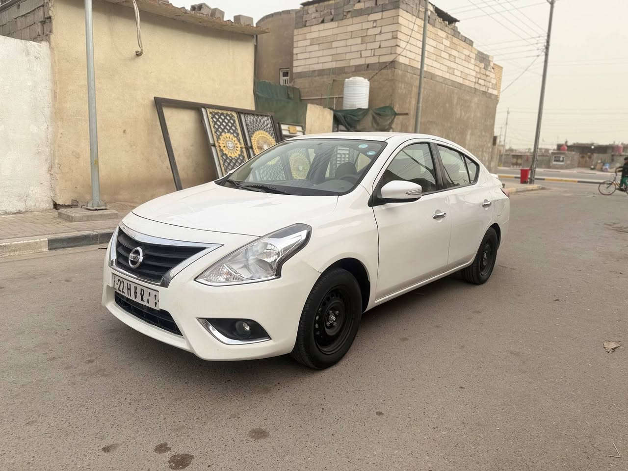 نيسان سني ٢٠٢٤ مصري رقم ارببل
بيها ضربه قبق الجنطه مبدل الجاملغ الخلفي صبغ وبارد الباب الخلفي بي رشه جاملغ العبري بي تكحيل 
ماشيه ١٤٧ الف 
كير ومكينه كفاله 
السعر ٩٠ وبيها مجال 
مكان السيارة بصره
اللاستفسار ***********
اللاستفسار ***********
