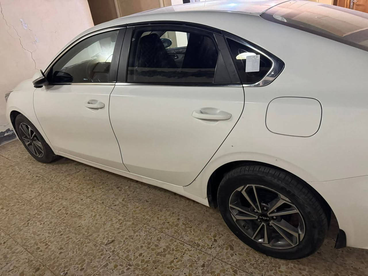 سيراتو خليجي مكفولة كفاله عامه عدا ملاحظات بسيطه كما موضح بالسونار ماشيه ٧٣ الف رقم بغداد فول موصفات عدا البصمه جاهزه من كل نقص السعر ١٦٨ وبيها مجال الرقم ***********
