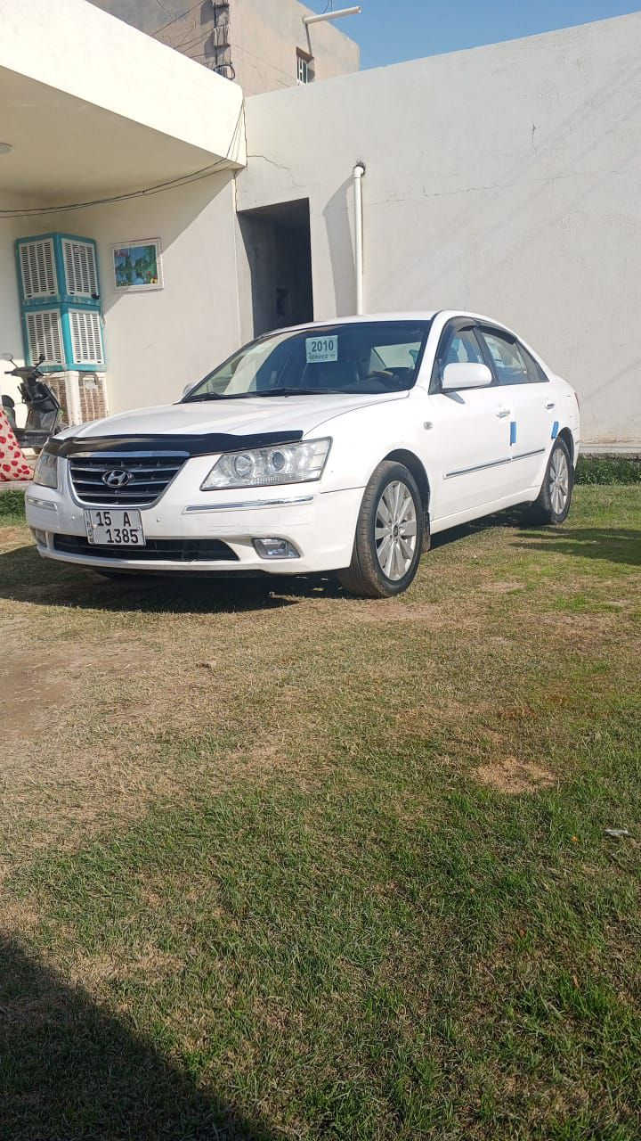 سلام عليكم ورحمه الله وبركاته سوناته 2010 خليجي مراوس النتره  مضلع او ابتما سياره ضرر جملق خلفي او مشضايه السياره مصبوغه عام مكينه 2000 كير او محرك خير من الله تبريد تدفئه  فول تخم تأير السياره أحله من الصوره85 رقم الهاتف ***********
