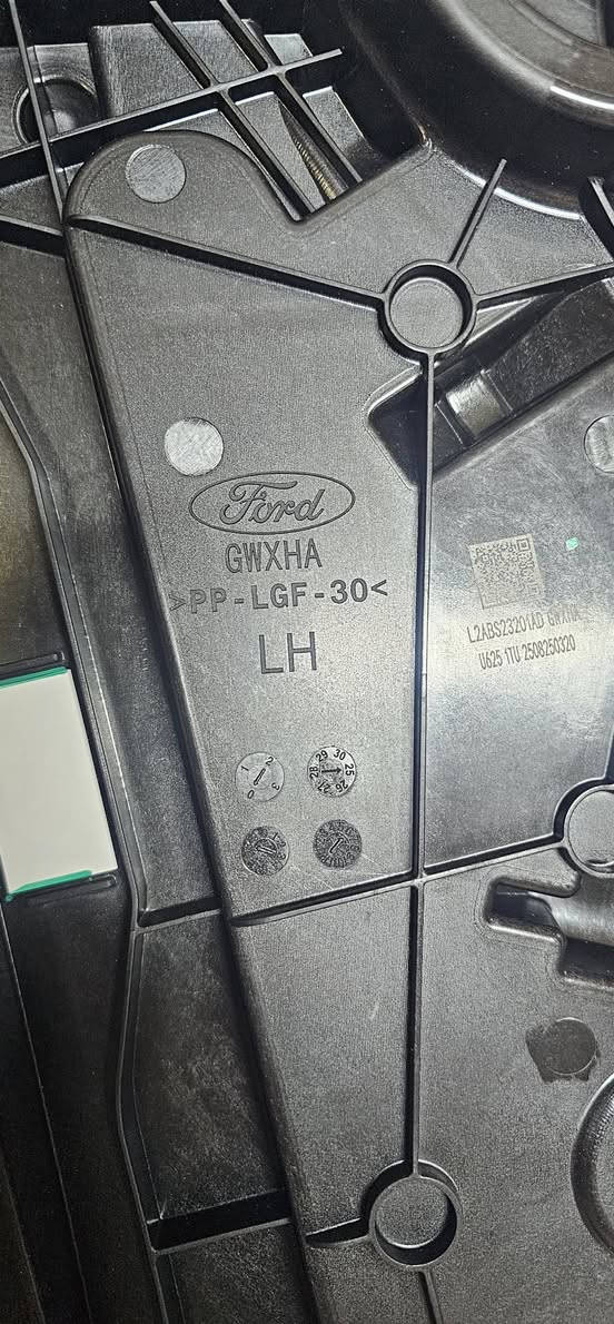 قاعيده ده ركا سايق فؤرد اكسبلؤر اصلي شريكه مؤديل 2020.2025
أربيل صناعه شيمالي موجود توصيل واتساب ***********.***********
