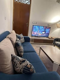 غراض للبيع تخم ٨ مقاعد ب ٥٠٠ الف وميز تلفزيون ب ١٠٠ الف وتخم ثاني ٨ مق...