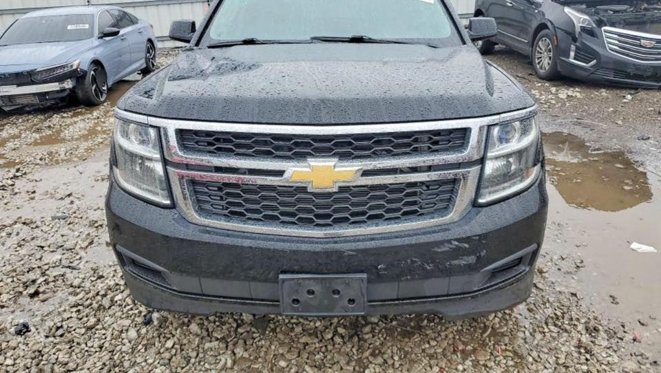 السلام عليكم
للبيع تاهو 2016 حديده 
بدون كص هذه صور حادثه 
مصلح كامل ‭0770 165 3390‬
السعر 14000$ قفل للبيع مستعجل
