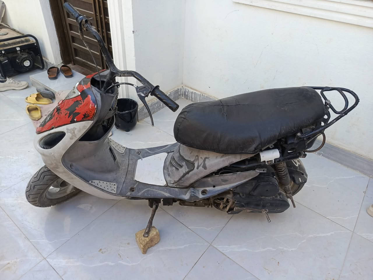 السلام عليكم
قجمه محربه مفتوحه بوشه 49 دراجه نقصها بس عقل 
انطي سعرك اذا عجبني ابيع ارجع اكول نقصها فقط عقل


**إذا كنت صاحب هذا الإعلان وتريد حذفه لأي سبب، رجاءا أرسل رسالة إلى الدعم الفني**