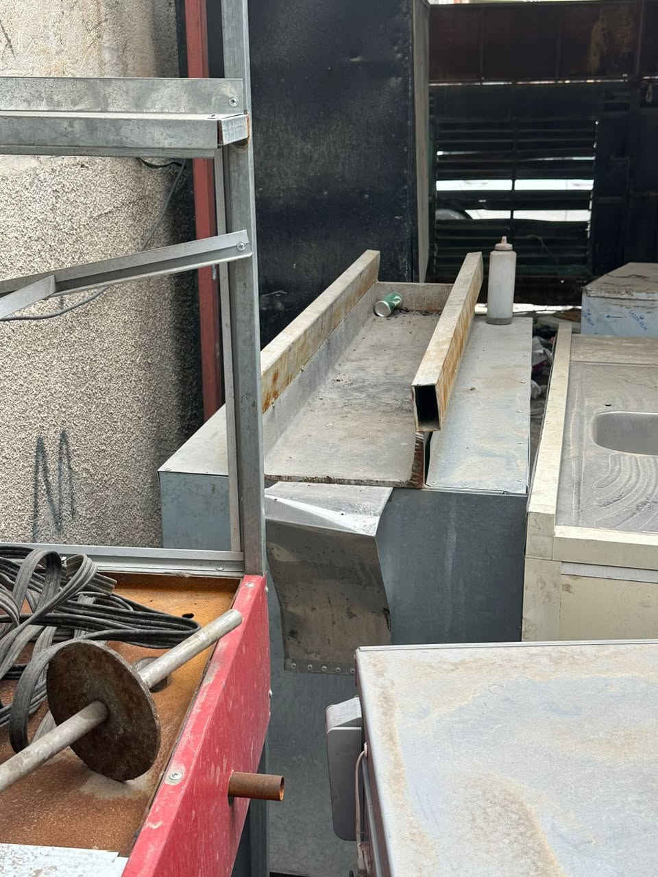 سلام عليكم . 
غراض نضافتهم ٨٠ بالميه شوايه مال كص مشتغله ٧ ايام فقط قلايه مال فنكر وفلافل وبركر ما مشتغله نهائياً تجي تشوف بعينك واي كلام مخالف اني اخسرلك الي تريده عندي هواي غراض كلشي بسعره والغراض متروكات وعليهم تراب بس يحتاجلهم غسل  فقط
مكانهن الشعب 
للأستفسار اكثر الاتصال: 
كلشي بسعره الي تريده تعال شوفه بعينك واقتنع واني اراعيك بالسعر وبخدمتك امانة الله الغراض جدد
مكلف بنشر للتواصل واتساب على الرقم ***********
