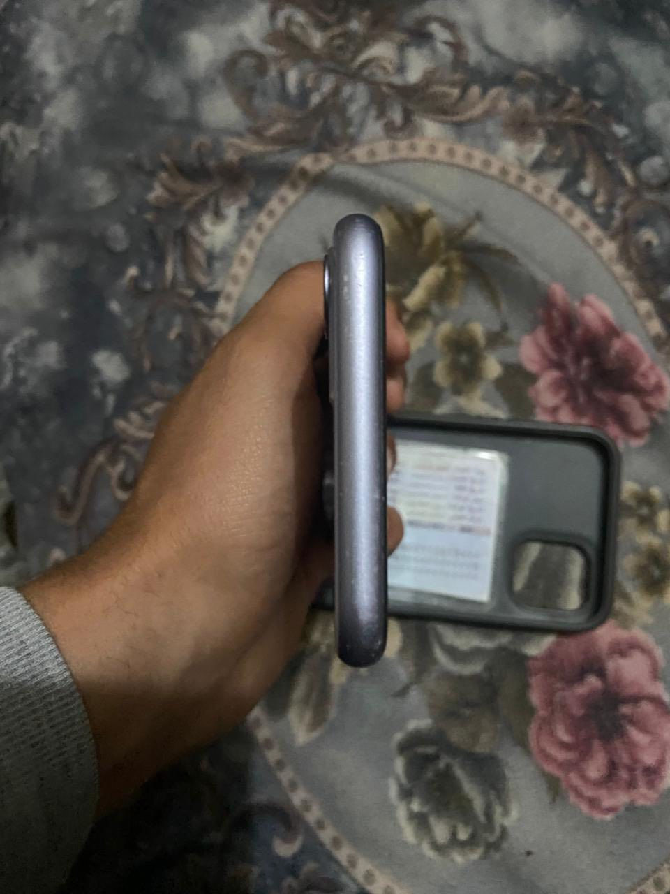 ايفون ١١ العادي  شرق اوسط الجهاز نظيف ومامفتوح واحلى من الصورة بطارية ٧٥  ذاكرة ١٢٨.
مابي غير هذا الفطر الصغير و واگف مايمشي الجهاز كلش حلو ونظيف .
للاسفسار *********** 
ممتواجد بالفيس.
