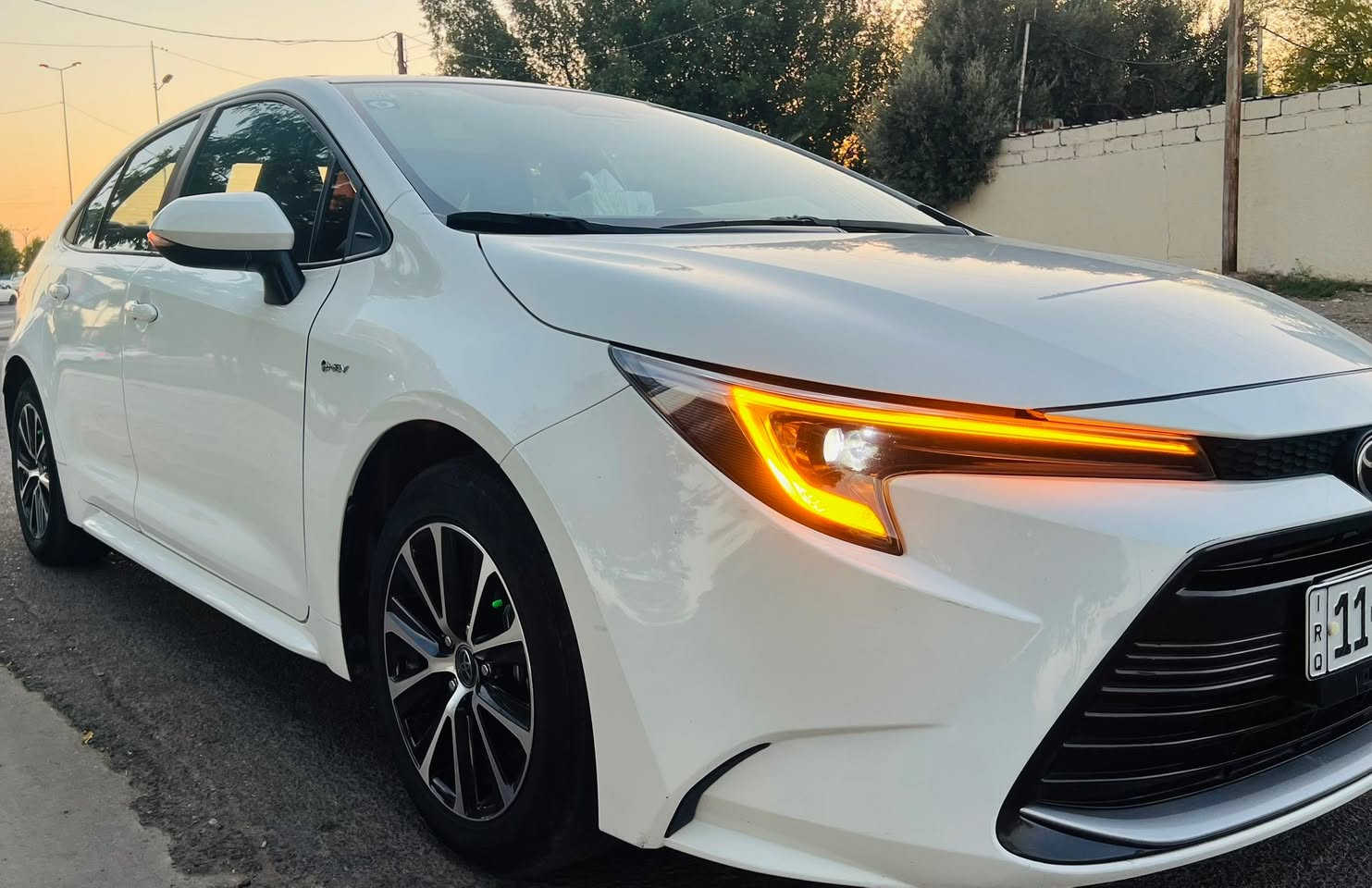 السلام عليكم كورلا موديل 2024  هايبرد كفاله من الصبغ والبارد والتبديل والفتح 
ماشيه 20 الف تراي مال زيرو   
فوووول موصفات كشن جلد بلادي 
تايرات الشركه. السياره جديده 
بيه عازل حراره الجام كل  وأرضيه جلد مغلفه 
واستيرن مغلف جلد حياكه 
مكان بغداد الكرخ حي العامل السريع 
الهاتف (***********) 
السعر  149 وبيه مجال
