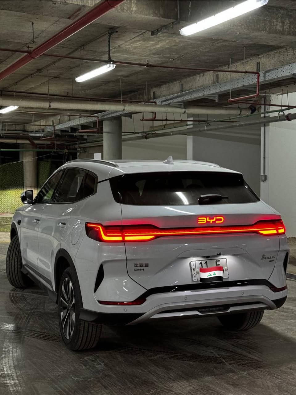 السلام عليكم 
بي واي دي سونك بلاس Byd  فول مواصفات song plus DM-i 2025 
1/1فول مواصفات 

رقم بغداد 

المسافة المقطوعه:- زيرو 

موديل :- 2025
تقطع مسافه في شحنه الواحده 120
بالبانزين 1600
نوع الطاقة: هجينة قابلة للشحن (Plug-in Hybrid)
شاشة عدادات رقمية للسائق
المقاعد الأمامية كهرباء 
فتحة سقف بانورامية 
 13 كامره محيطية
 داش كام
جنطة كهرباء 
تكييف هواء أوتوماتيكي مزدوج المناطق مع مخارج تكييف خلفية ومنفذ شحن USB
تصميم داخلي واسع بخمسة 5 مقاعد وخامات راقية جلد
إضاءة محيطية متعددة الألوان
مصابيح أمامية LED
عجلات ألمنيوم ثنائية اللون مقاس 19 بوصة
عنوان:بغداد 
للأستفسار :- ‭0776 027 8747‬
