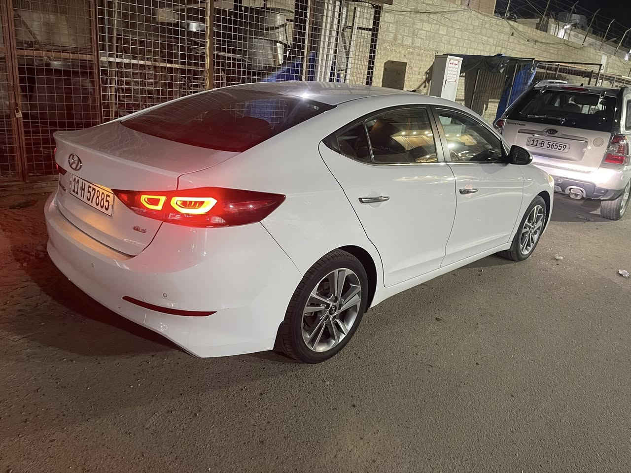 هيونداي النترا 2017 خليجي 
ماشيه 100  السياره  
السياره وارد ايراني اعلى فئه بالالنترا (Vip ) 
مكفوله كفالة عامه   
مكان السياره بغداد📍
السعر : 158 $
للاستفسار : ***********
