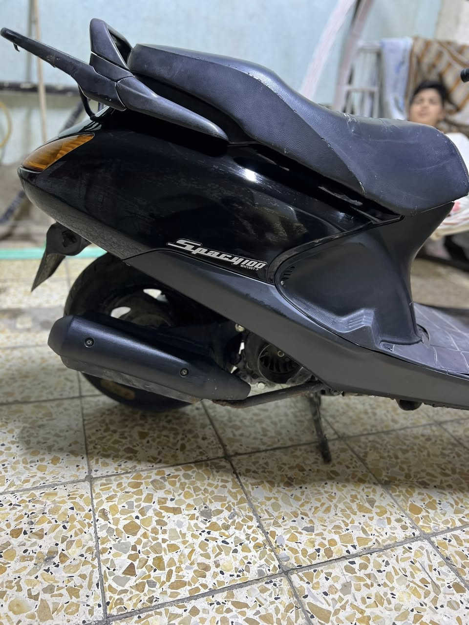 سبيسي نضيفه كله بلاد
السعر 800 وبيها مجال 
الاستفسار ***********
