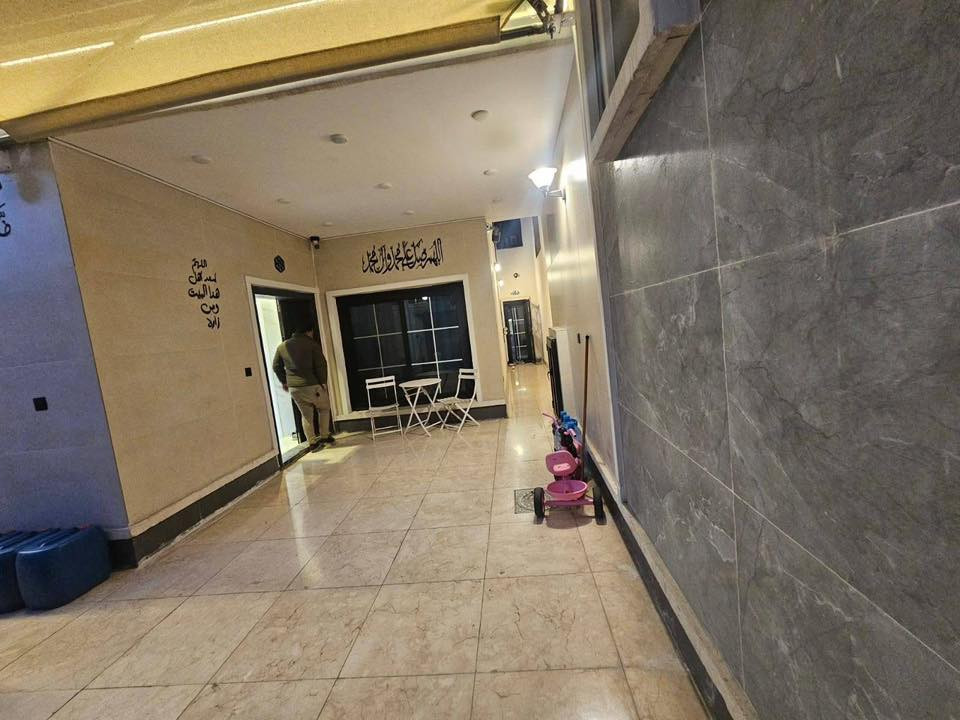 الدار للبيع
بيت بناء حديث المساحه 《٢٠٠ متر》  طابقين ونصف

الواجه《 ١٠ متر 》النزال 《٢٠ متر 》

الواقع في حي الجهاد مربع  الطائي بالقرب من شارع الامن القومي

ومجمع النسيم السكني

محتويات البيت《 7 غرف نوم 》《5 خدمات》

《 صاله ضيوف كبيره 》《 مطبخ  —هول داخلي 》

《كراج يتسع لسياره ———وحديقه  داخليه》

  < ارضيه مرمر ——- واجهه بورسلين —- شبابيك المنيوم — ابواب تركيه > 

*********** للاستفسار مع صاحب الدار
