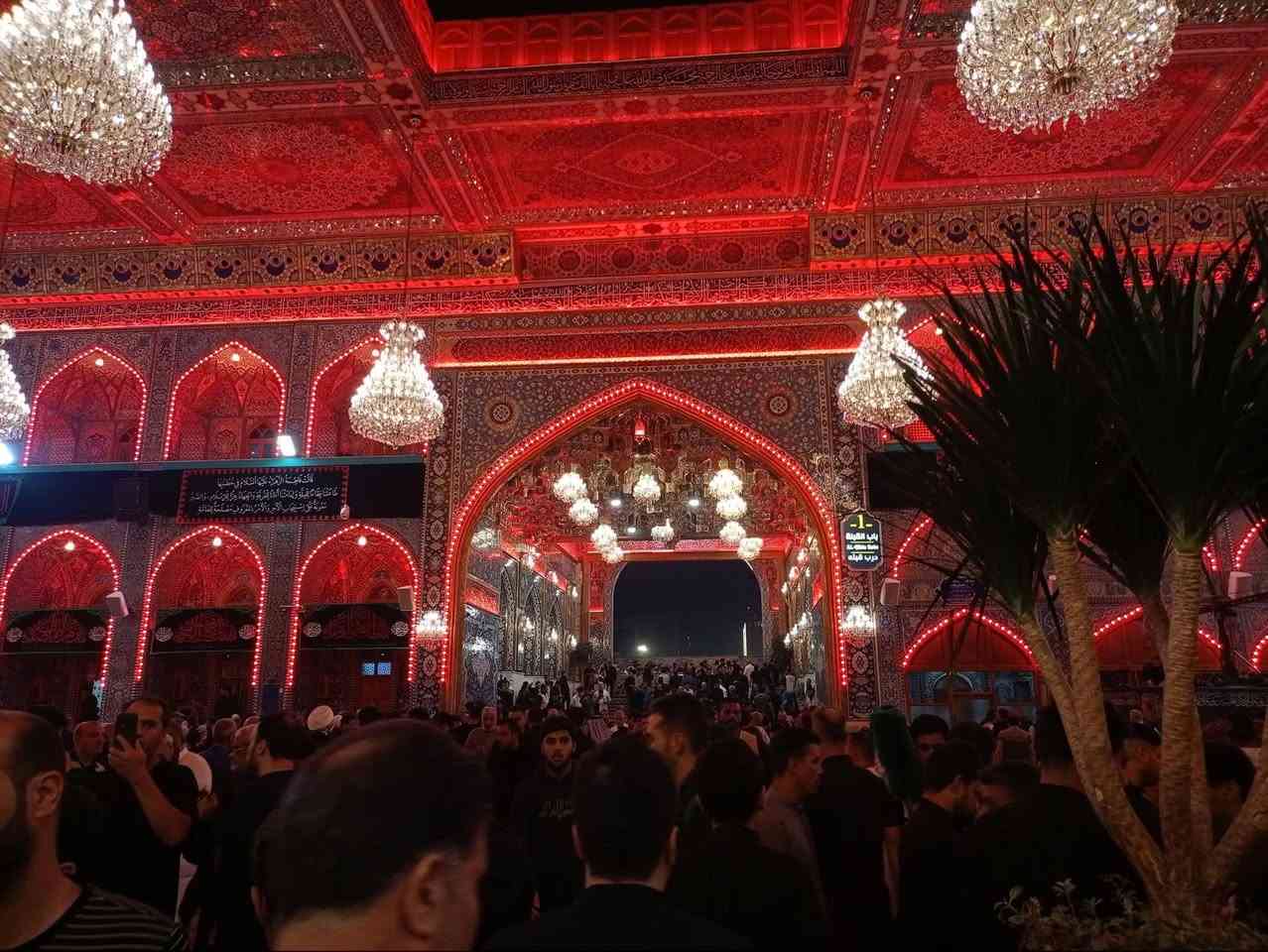 على بركة الله
غدا الخميس ان شاء الله ليله العاشر من محرم تنطلق حملة المهيمن لزيارة العتبات المقدسه الى كربلاء المقدسه بوقتين 
الوقت الاول الانطلاق ساعه 2:00 الظهر والرجوع ساعه 12:00 ليلا
الوقت الثاني الانطلاق ساعه 8:00 بليل والرجوع بعد صلاة الصبح
للحجز الاتصال  المتعهد سيد احمد *********** 
المتعهد سيد طالب ***********
