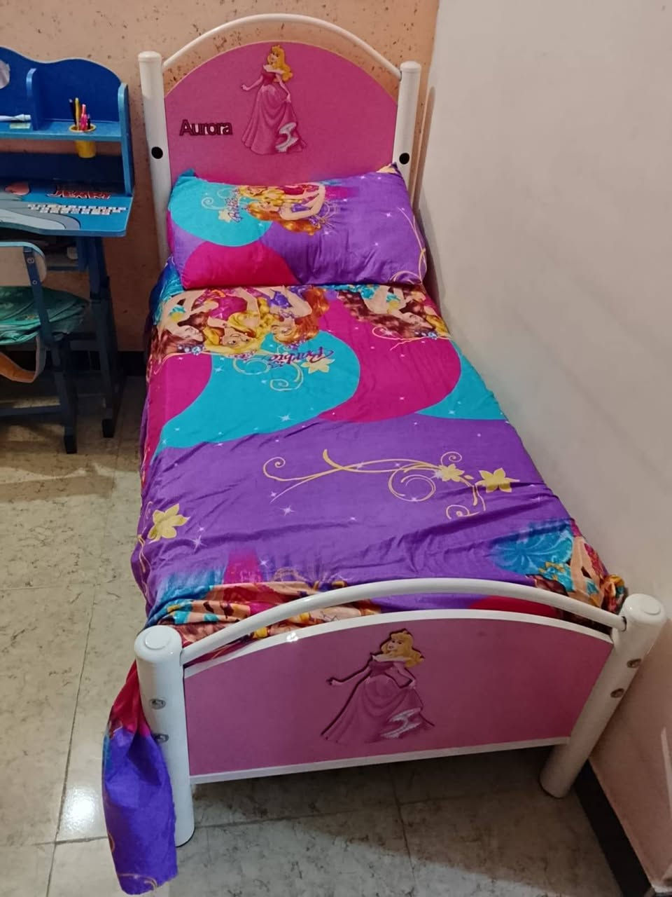 السلام عليكم
سرير مستعمل شبه جديد
عرض ٧٥
طول ١٦٠ 
للبيع مع الماسند من الصفاح +الدوشك ويا 
للأستفسار مراسلة الصفحه


**إذا كنت صاحب هذا الإعلان وتريد حذفه لأي سبب، رجاءا أرسل رسالة إلى الدعم الفني**