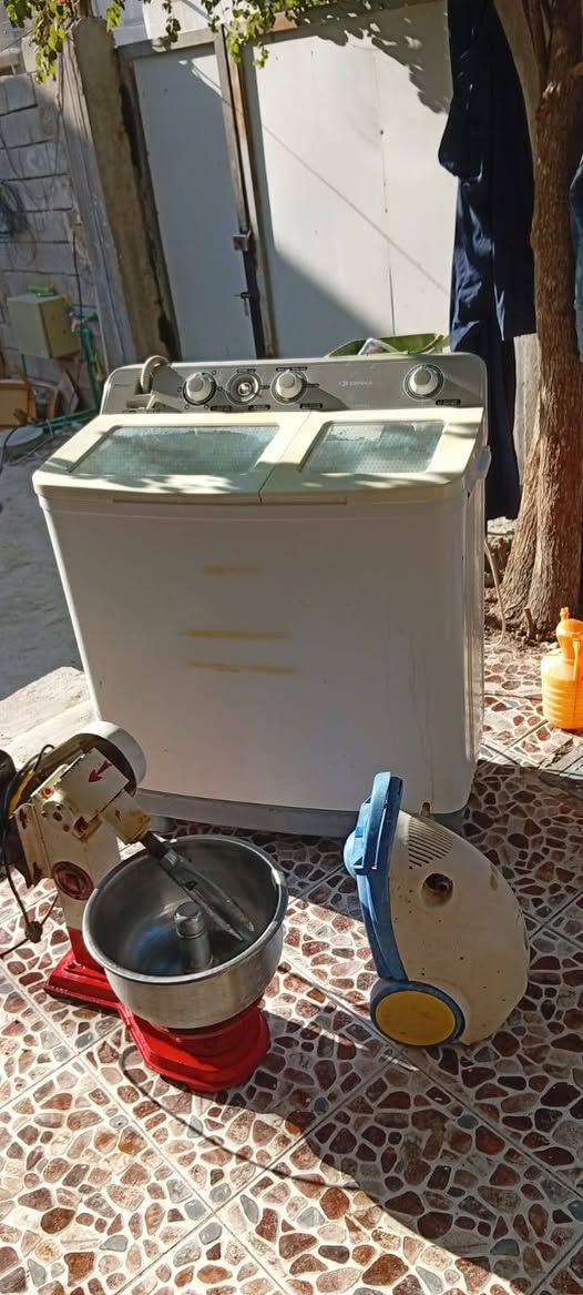 السلام عليكم عجانه للبيع تشيل ٥ كيالو شغاله مابيه شي غساله تشتغل بس النشافه خربانه الدكمه والبطه عطلانه مدري شنو عطله العنوان البصره العاليه غرب حسينيه الحلاف السعر الكل ١٢٥ وبيهن مجال اي استفسار على هذا الرقم *********** يوجد واتساب البصرة, العراق
