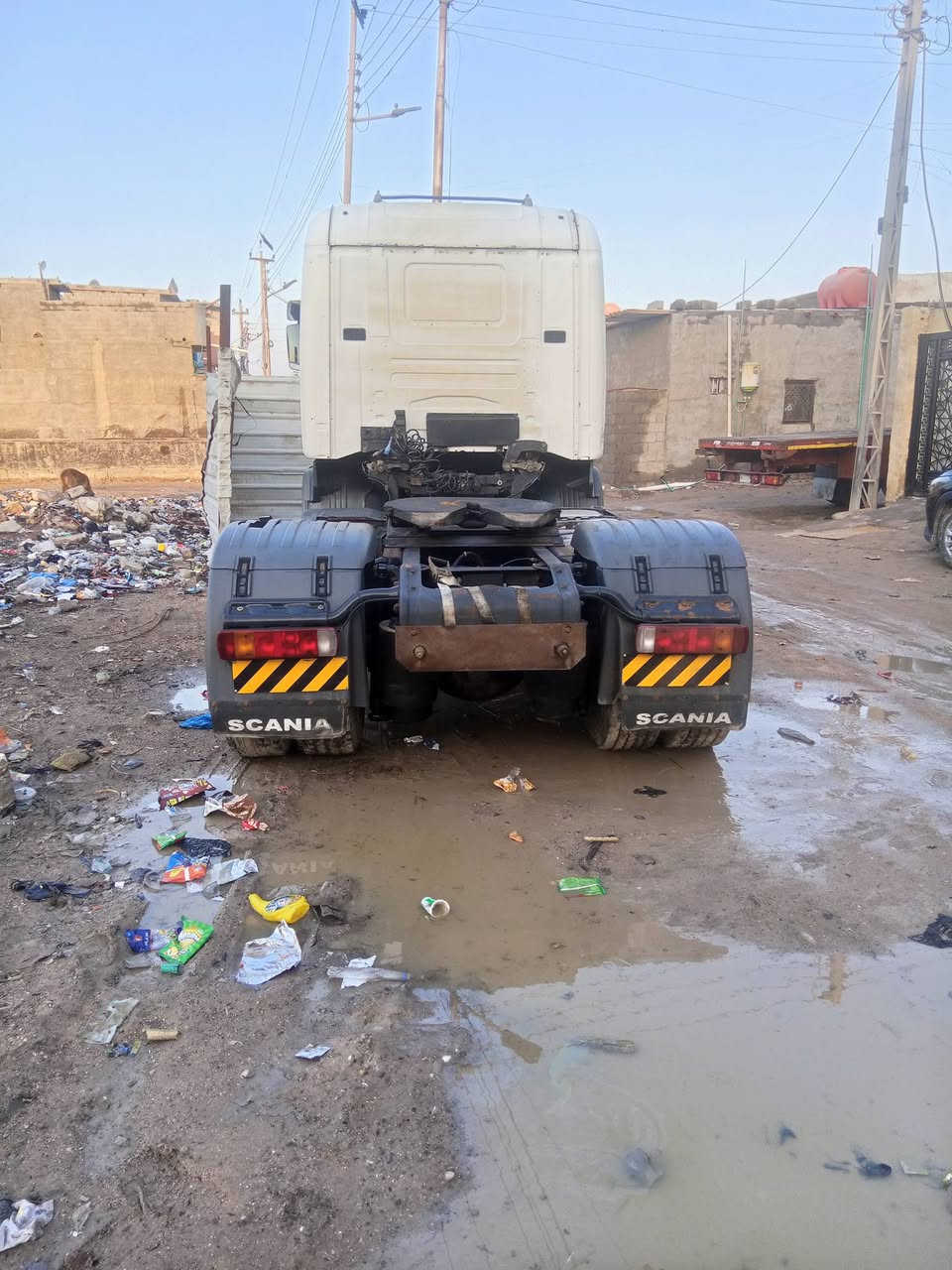 السلام عليكم السياره للبيع شاصي 10 مكينه 420 كير 900 ار اس سرفه خارجيه سنويه 28 بسمي مربوطه فلات ذات جوانب متحركه عمل عراقي ثلاث محاور دبل تاير السعر 135 البصره ***********
