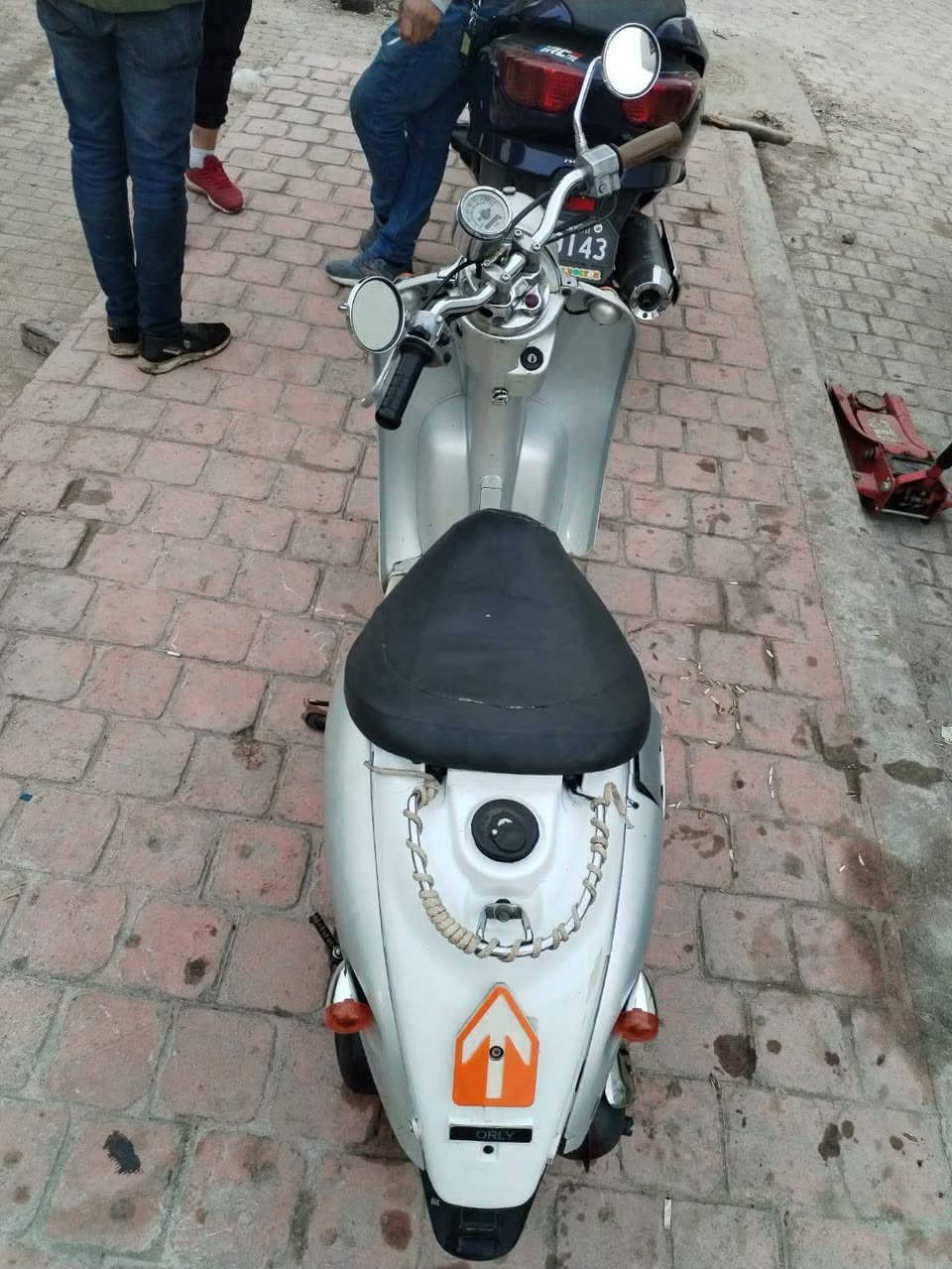 دراجه 60كلاسك دراجه هندر وسلف عطل بسيط شعله تخبل
سعر 250وبيه مجال   ***********
