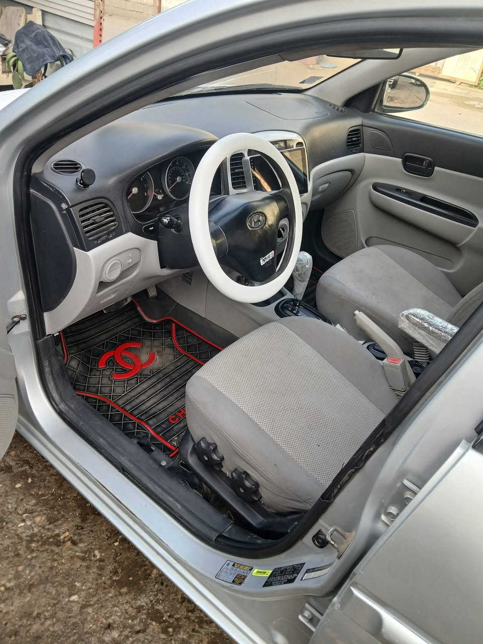 اكسنت موديل 8امريكي حادثه جاملغ امامي سياره جاهزه اي معجون مابيه سياره فقط  جراد ونصبغت حزام سياره فول تحكم  مكان بغداد الدوره  ***********
