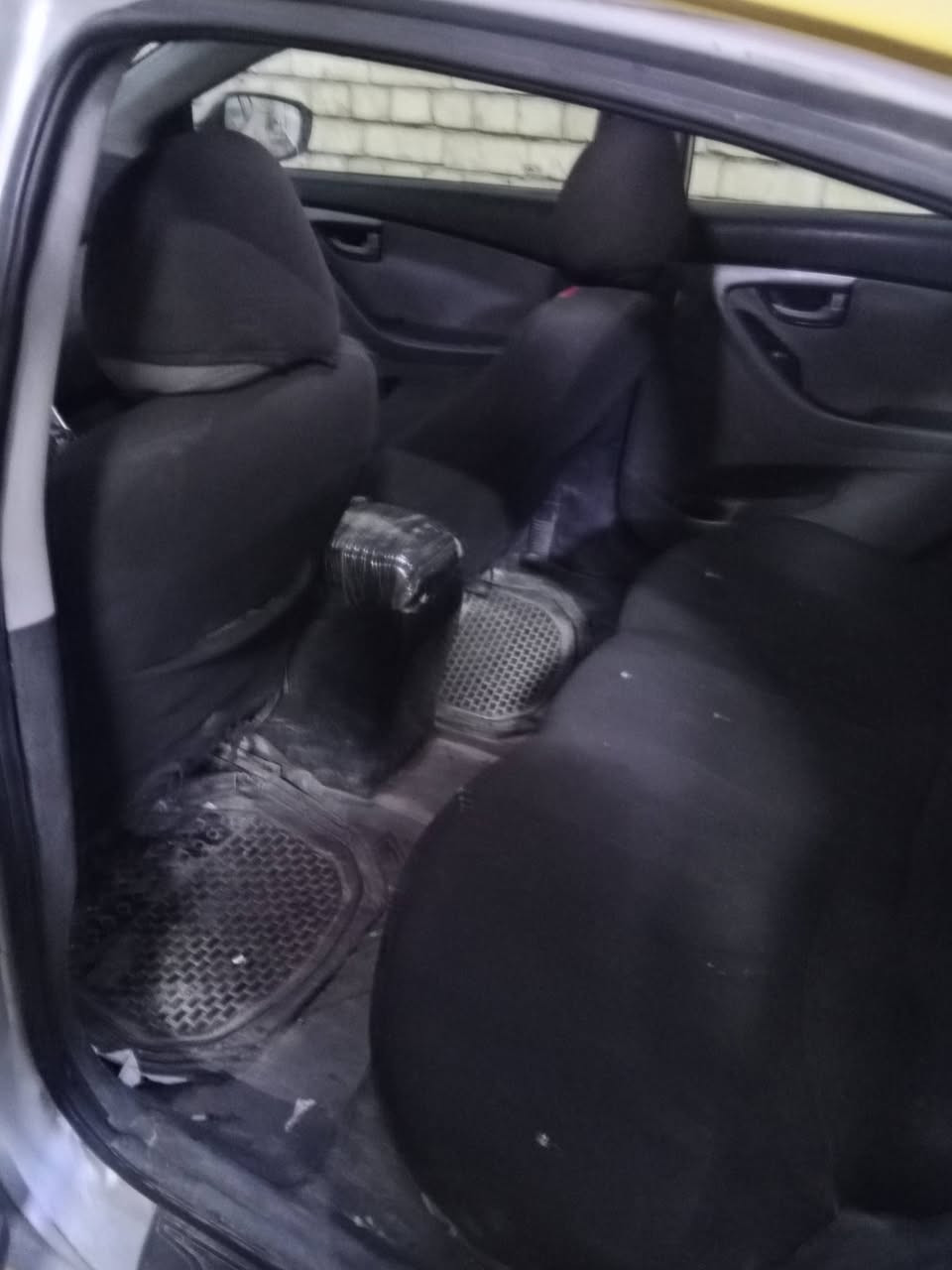 انترا لبيع موديل 12 حادثه جنطه  وتكمه لسايق 80.***********.بغداد حيور
