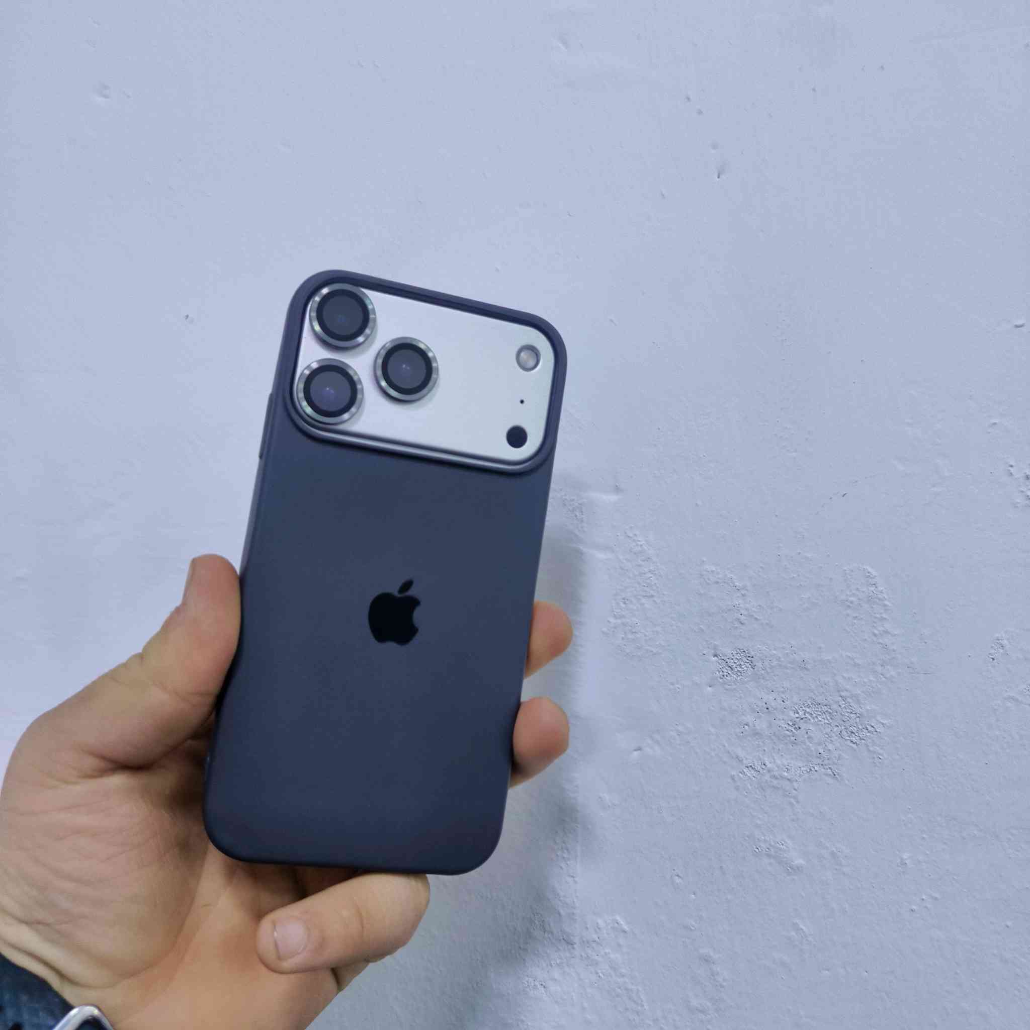 ️ السَّلَاْمُ‌ ‌عَلَیْکُم‌  .اکیس ئار محور.17.
بطاریە.100جدید
شاشە.مبدل اصلي
شریحە:2
256:کیکا
سعرە:250بي مجال 
مکان کرکوك:حریە
رقم ***********
